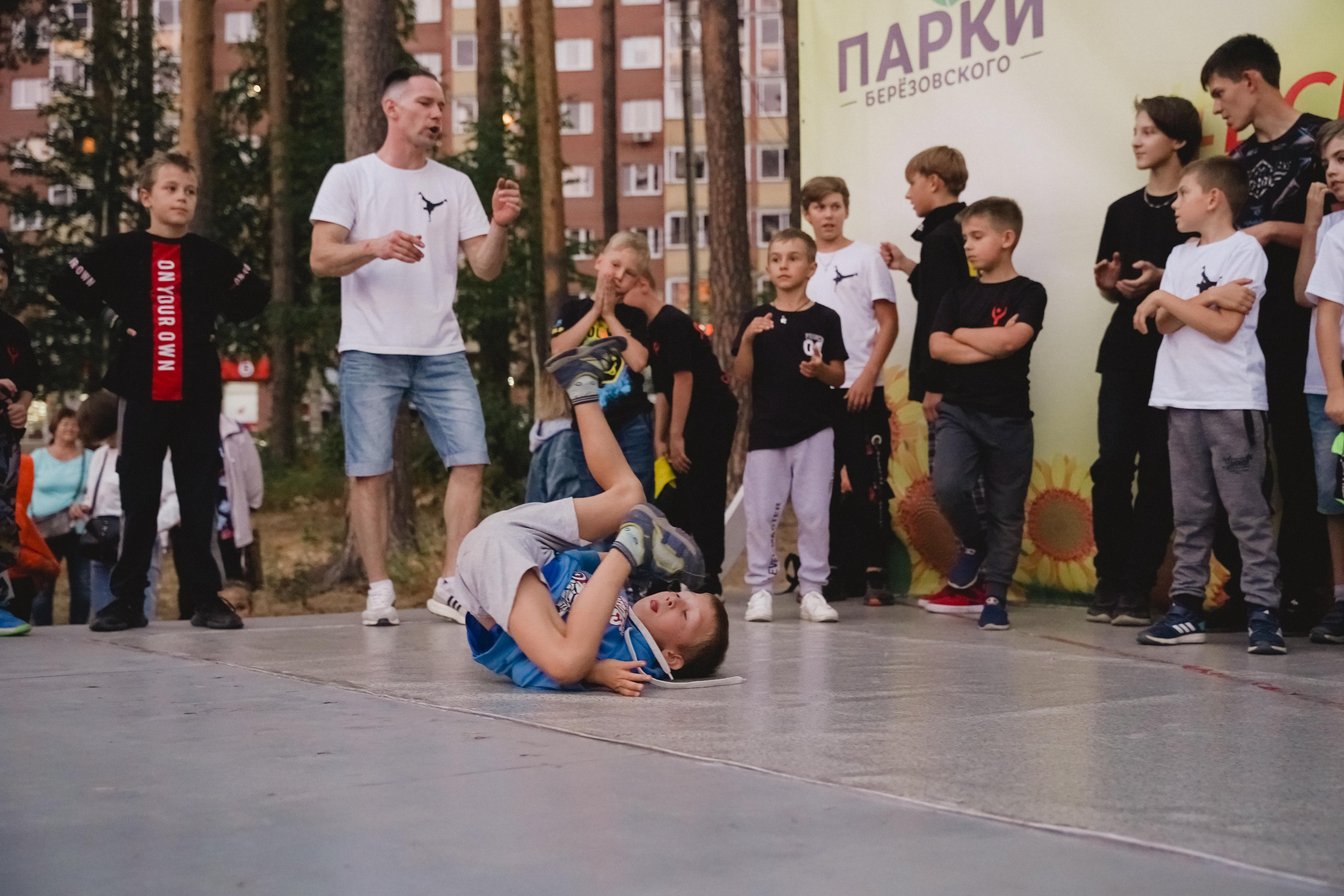 Танцы на тропе. Фотограф в детский сад в Екатеринбурге, выпускные альбомы Юлия Умерова