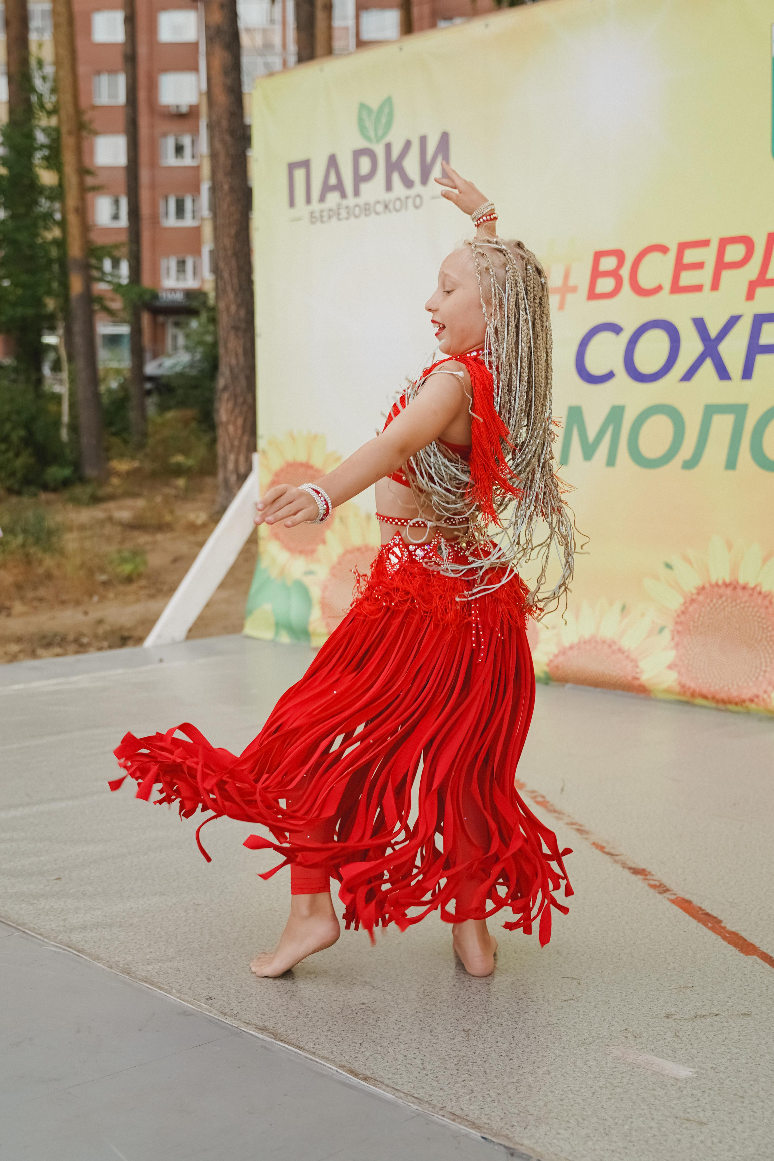 Танцы на тропе. Фотограф в детский сад в Екатеринбурге, выпускные альбомы Юлия Умерова