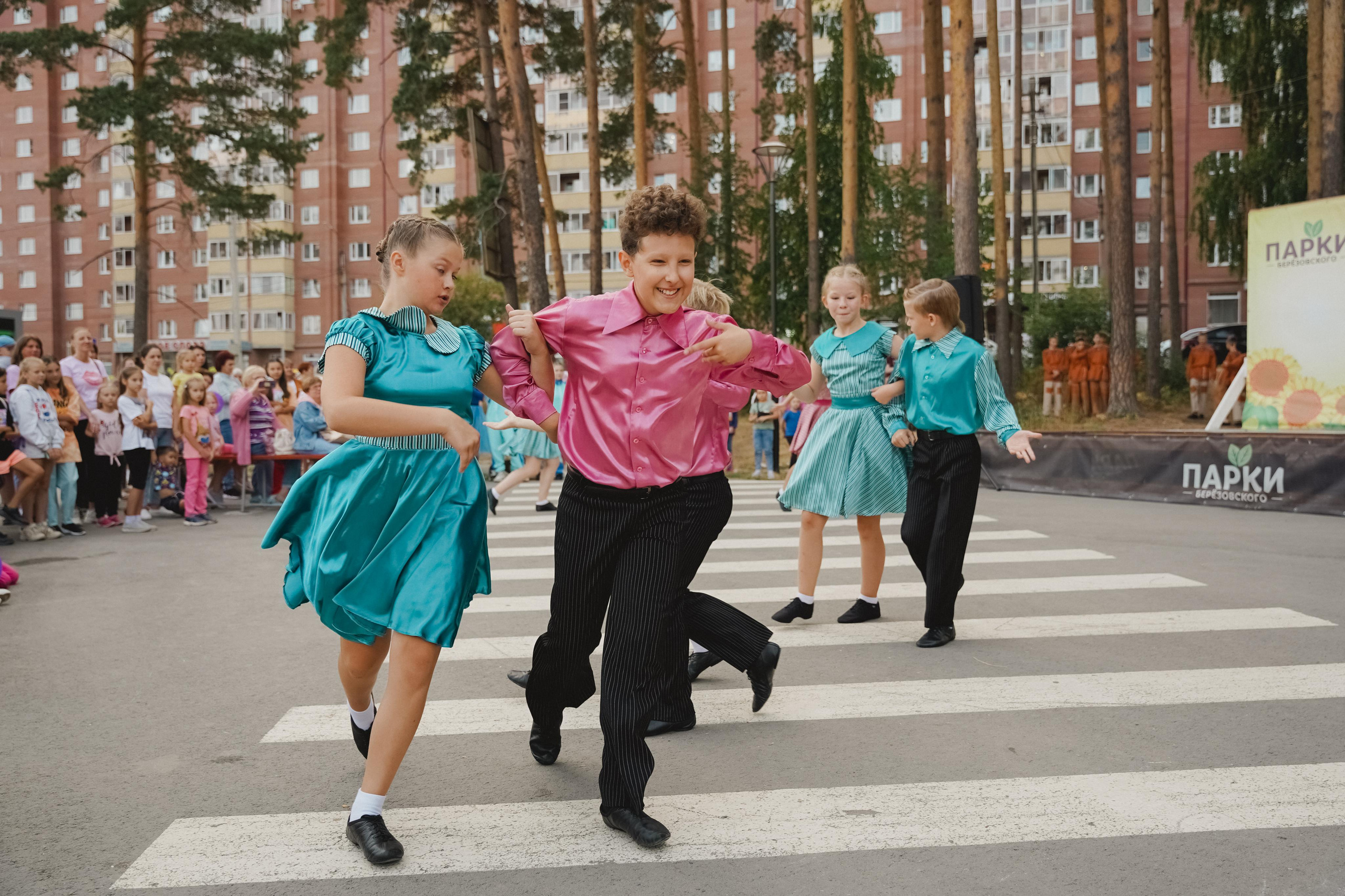 Танцы на тропе. Фотограф в детский сад в Екатеринбурге, выпускные альбомы Юлия Умерова
