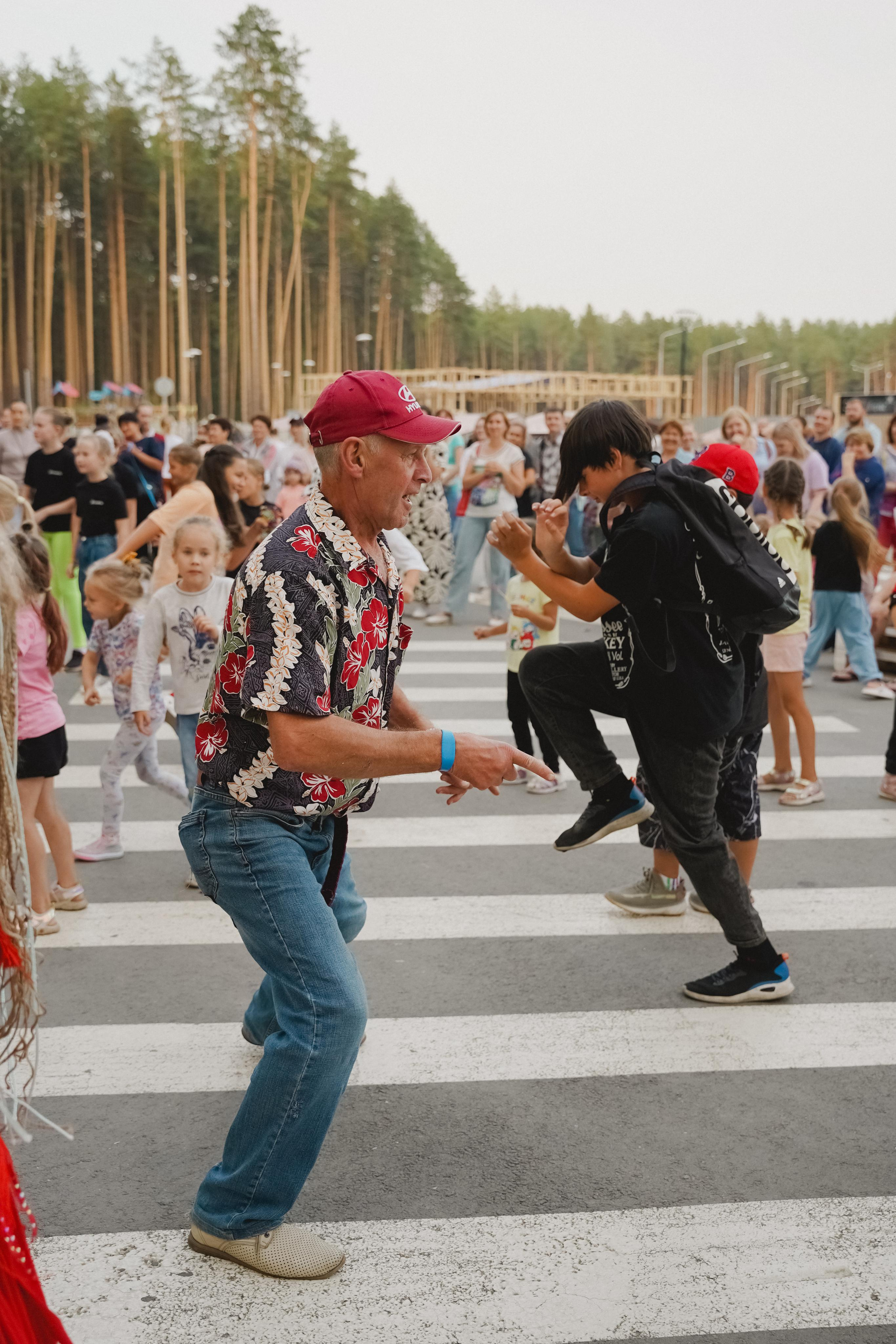 Танцы на тропе. Фотограф в детский сад в Екатеринбурге, выпускные альбомы Юлия Умерова