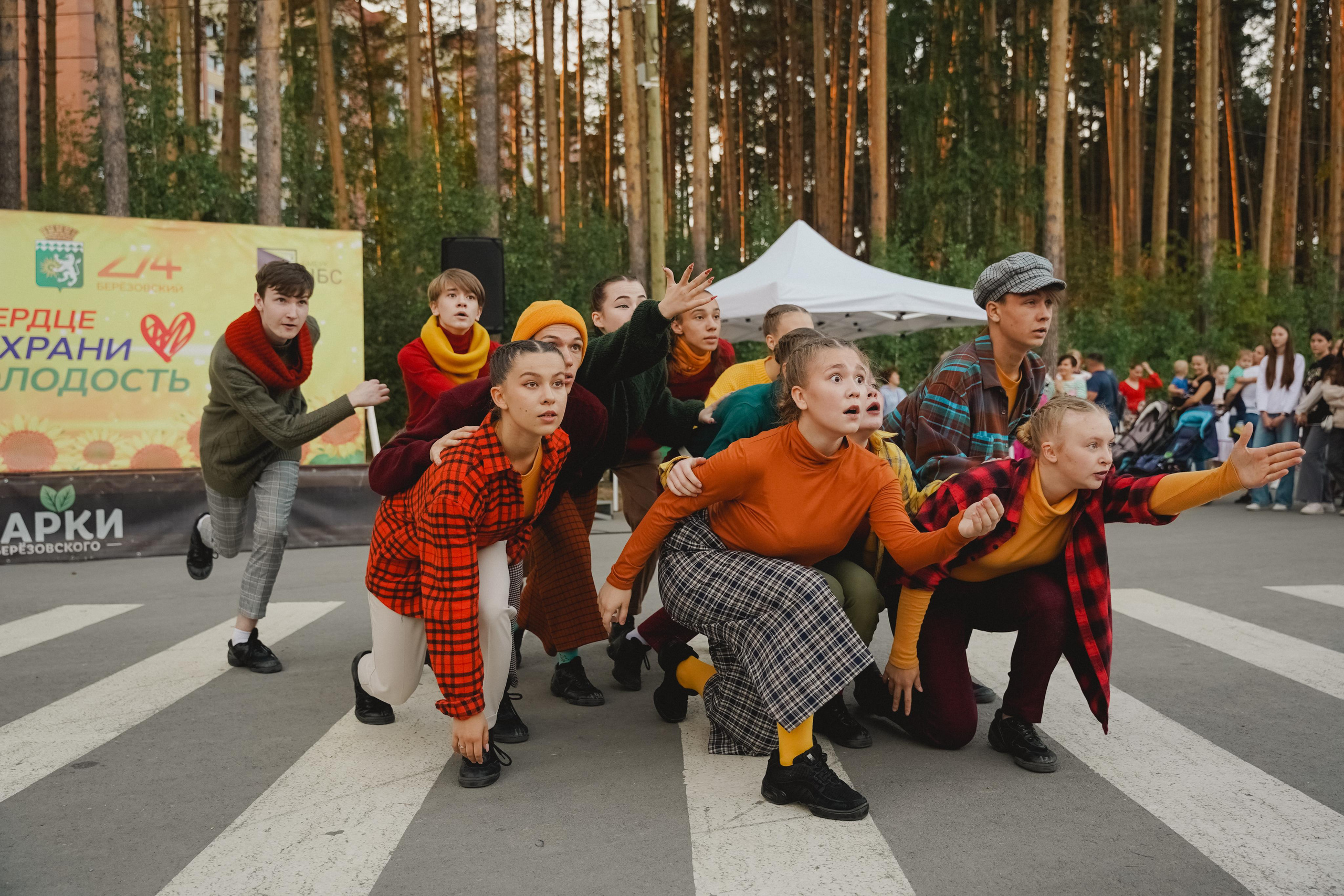 Танцы на тропе. Фотограф в детский сад в Екатеринбурге, выпускные альбомы Юлия Умерова