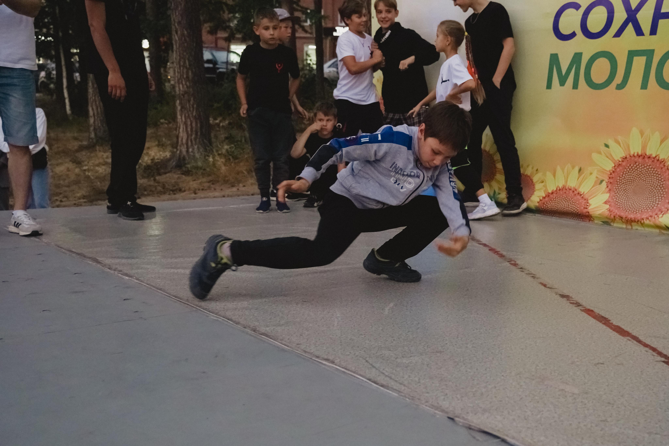 Танцы на тропе. Фотограф в детский сад в Екатеринбурге, выпускные альбомы Юлия Умерова