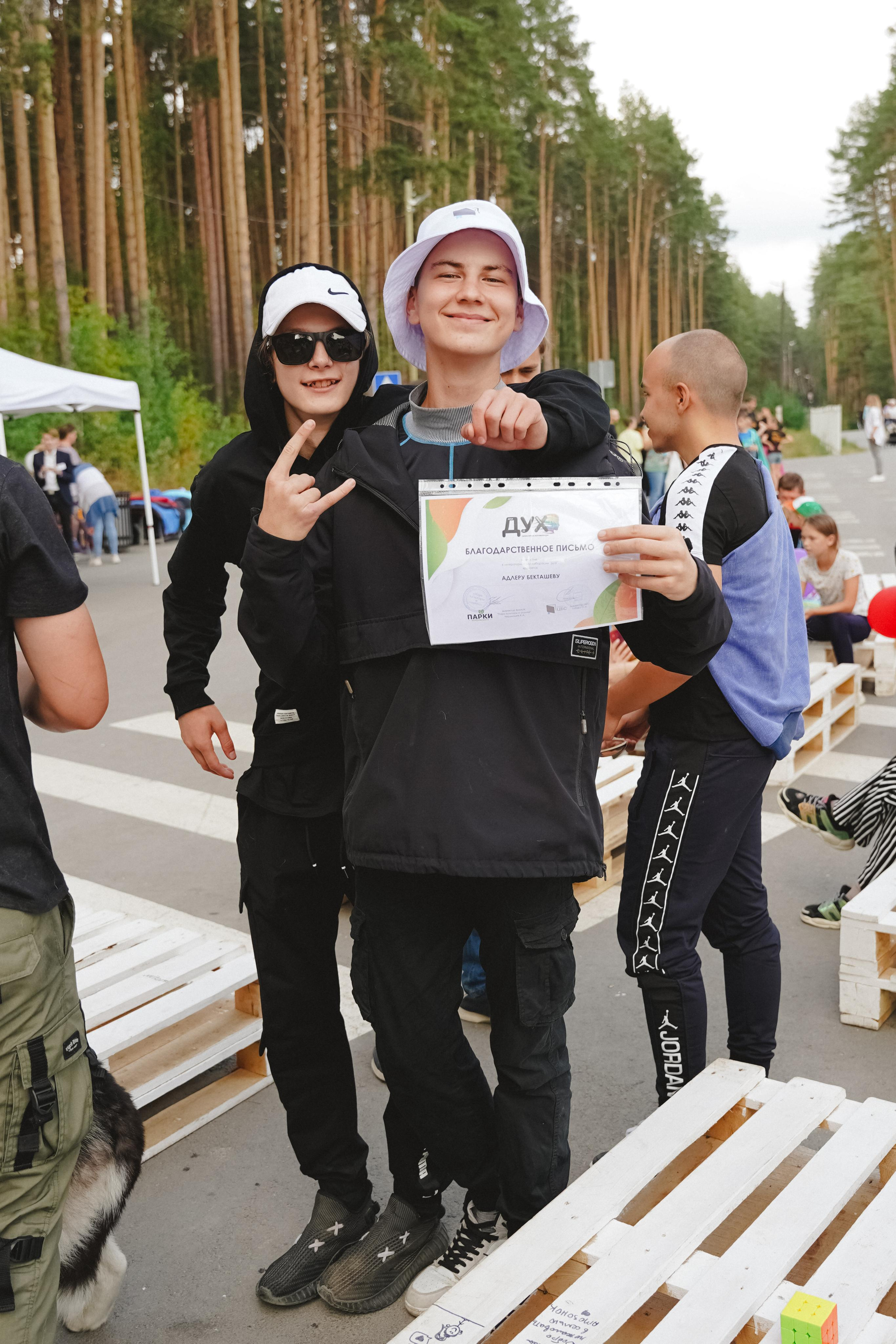Литературная коллаборация «ДУХ». Фотограф в детский сад в Екатеринбурге, выпускные альбомы Юлия Умерова