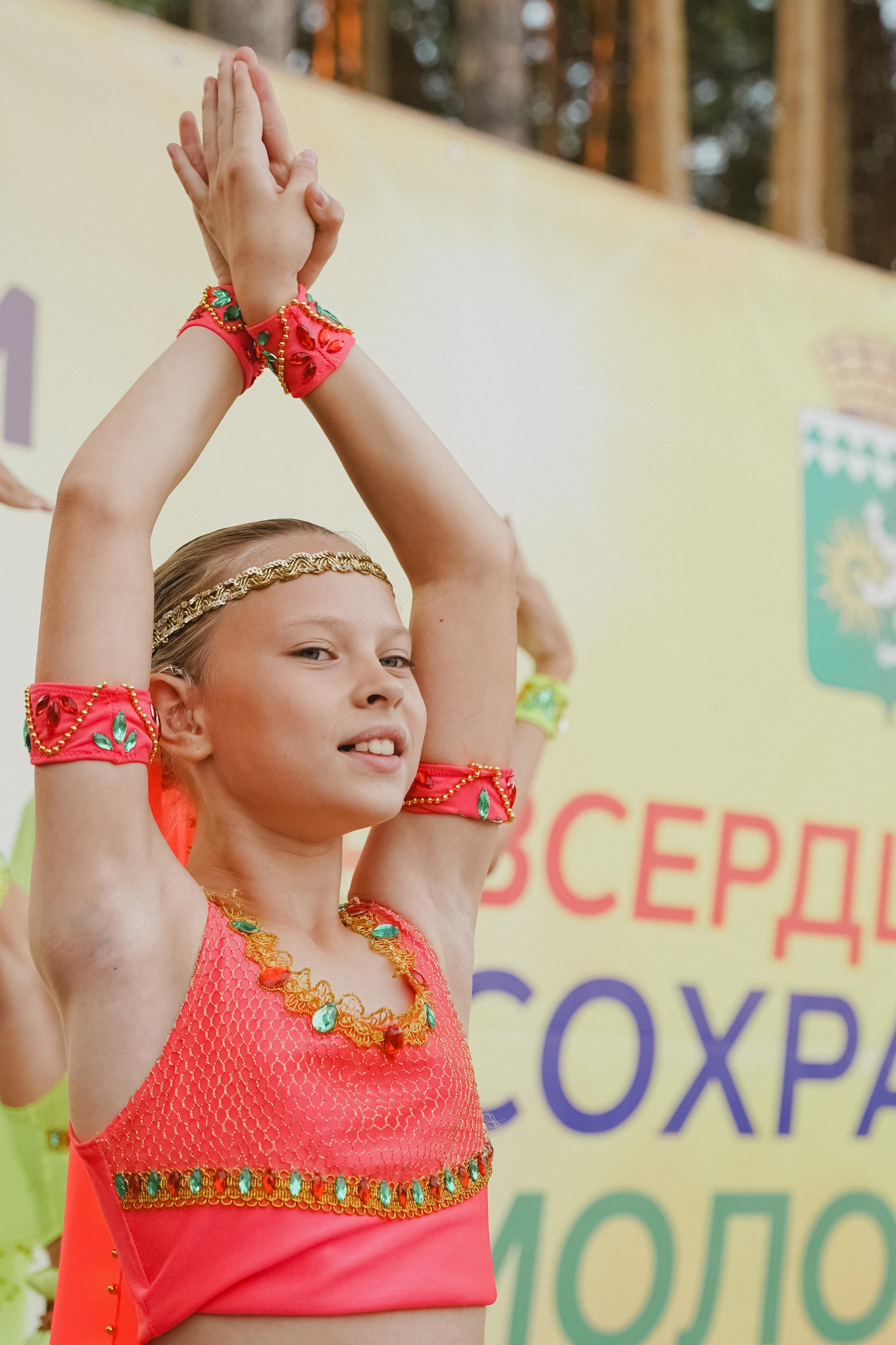 Танцы на тропе. Фотограф в детский сад в Екатеринбурге, выпускные альбомы Юлия Умерова