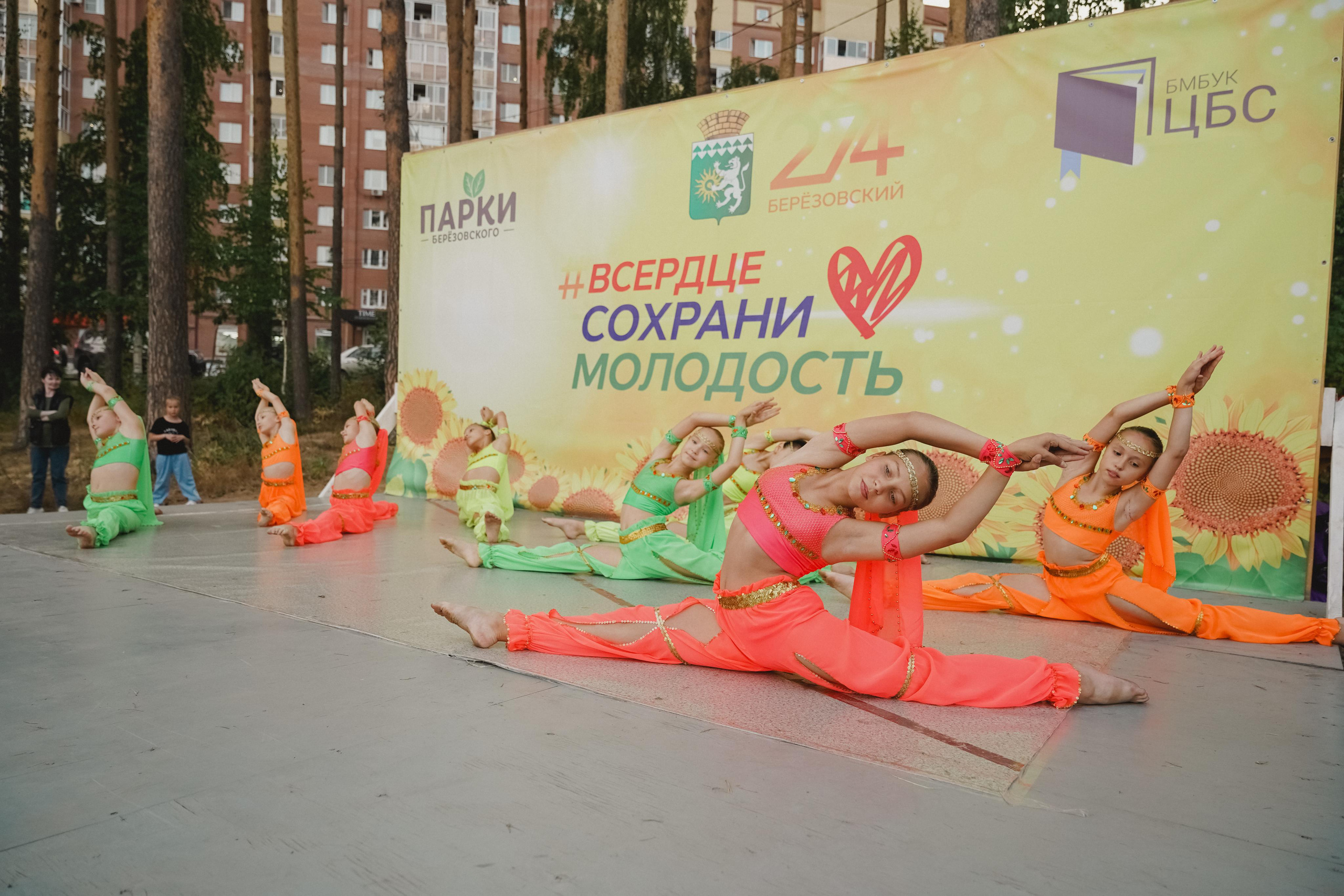 Танцы на тропе. Фотограф в детский сад в Екатеринбурге, выпускные альбомы Юлия Умерова