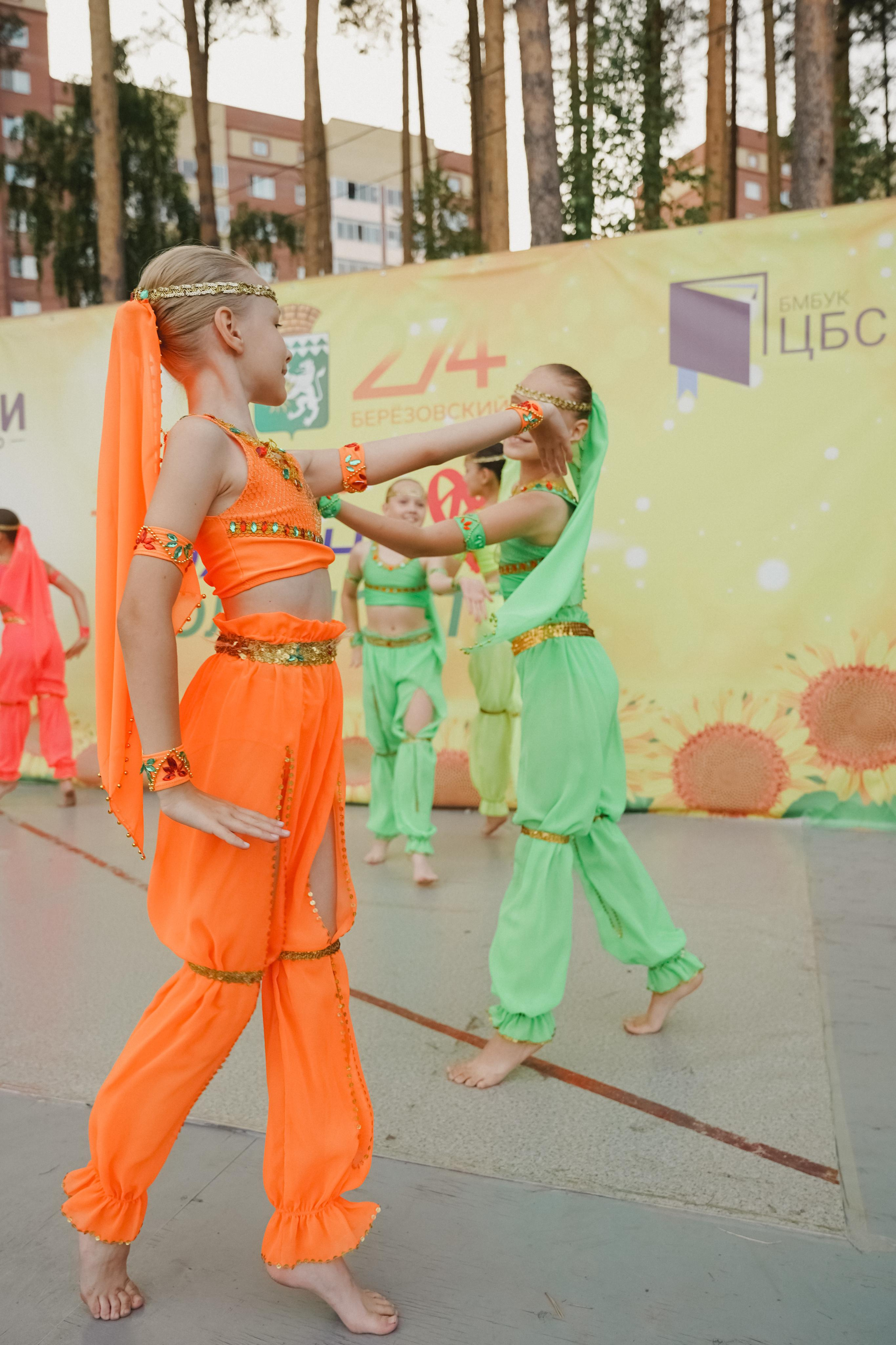 Танцы на тропе. Фотограф в детский сад в Екатеринбурге, выпускные альбомы Юлия Умерова