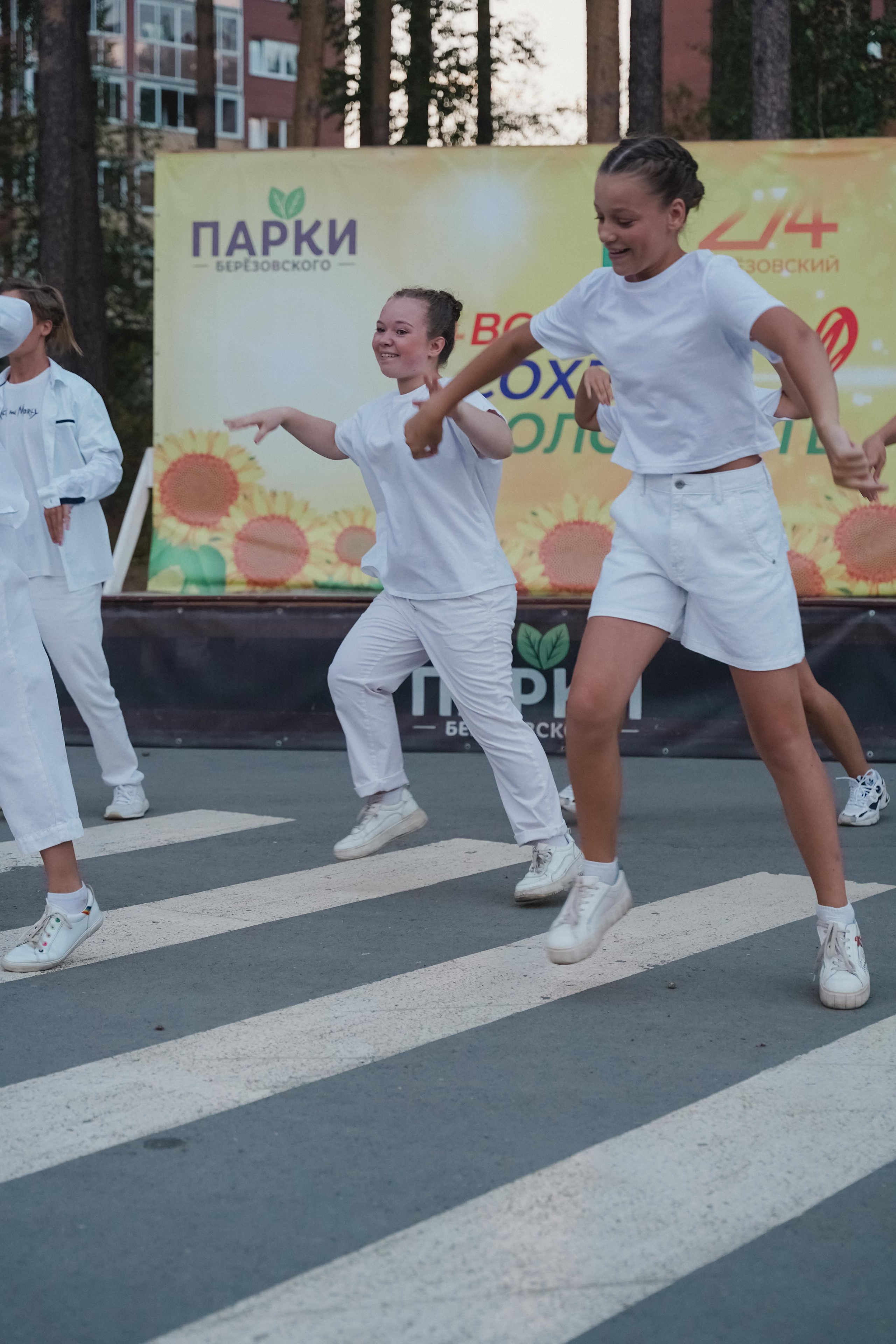 Танцы на тропе. Фотограф в детский сад в Екатеринбурге, выпускные альбомы Юлия Умерова