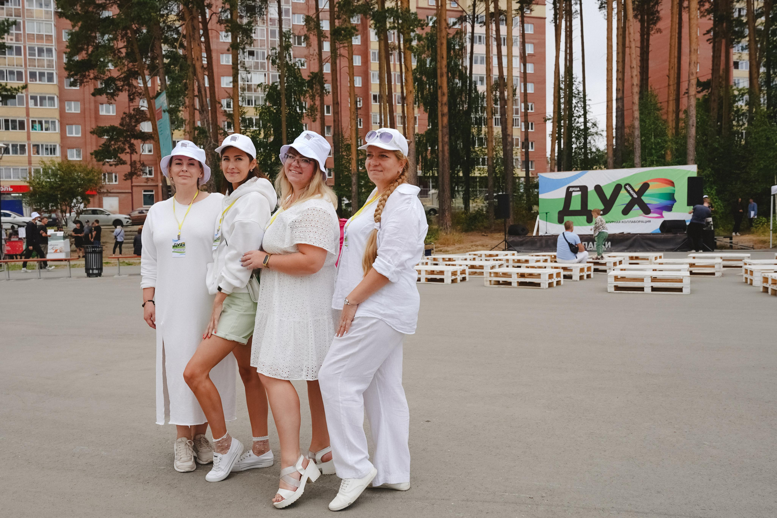 Литературная коллаборация «ДУХ». Фотограф в детский сад в Екатеринбурге, выпускные альбомы Юлия Умерова