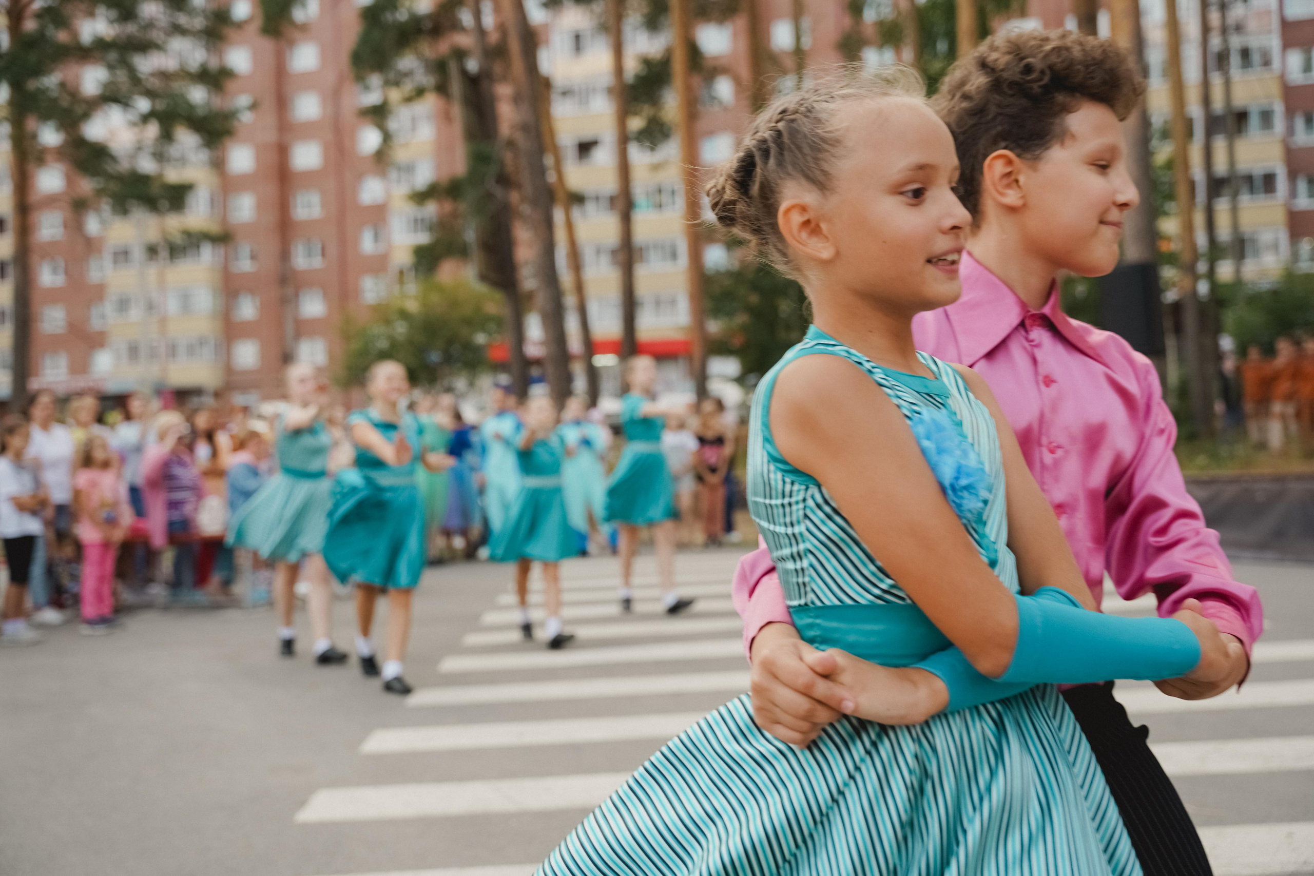 Танцы на тропе. Фотограф в детский сад в Екатеринбурге, выпускные альбомы Юлия Умерова
