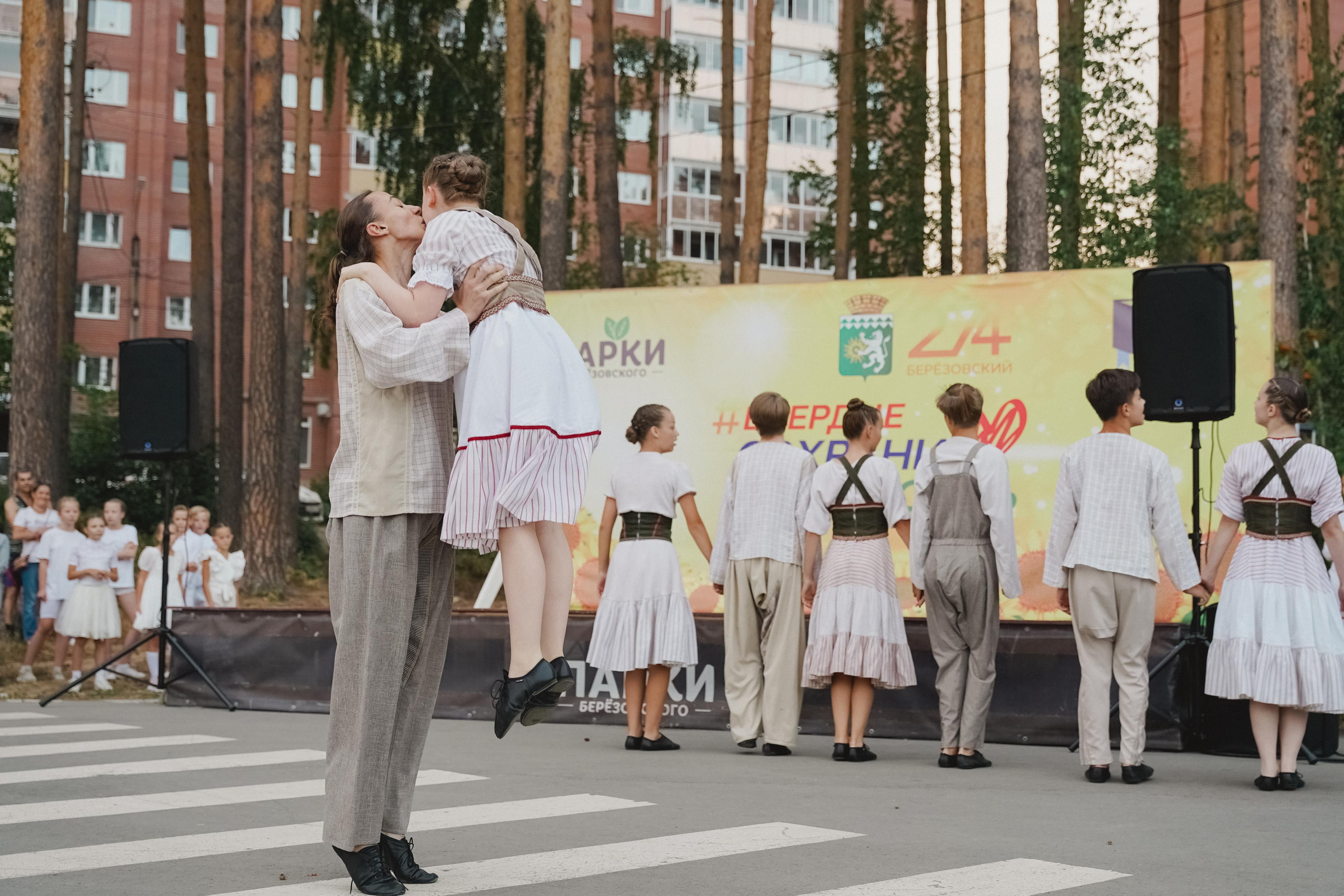 Танцы на тропе. Фотограф в детский сад в Екатеринбурге, выпускные альбомы Юлия Умерова