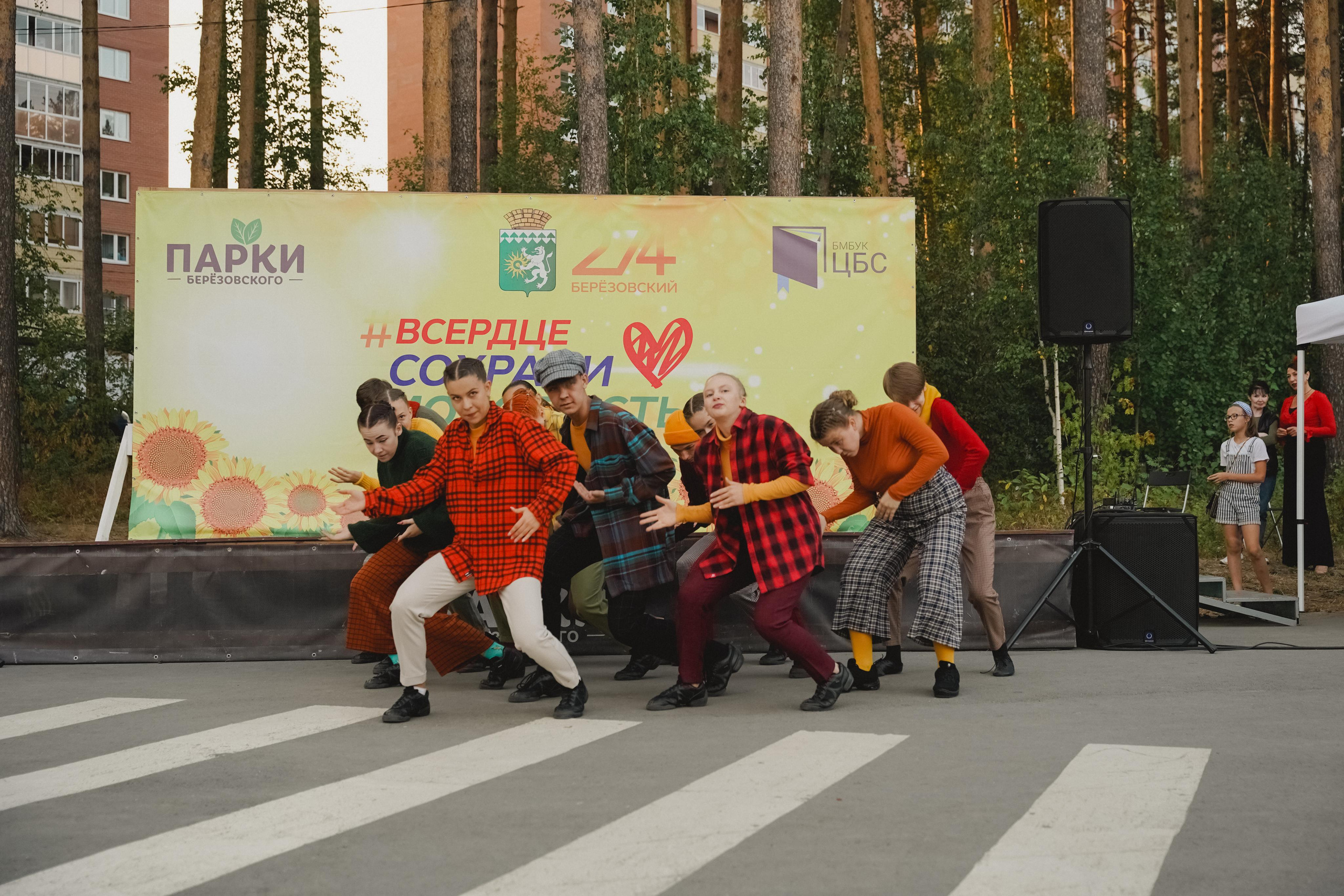 Танцы на тропе. Фотограф в детский сад в Екатеринбурге, выпускные альбомы Юлия Умерова