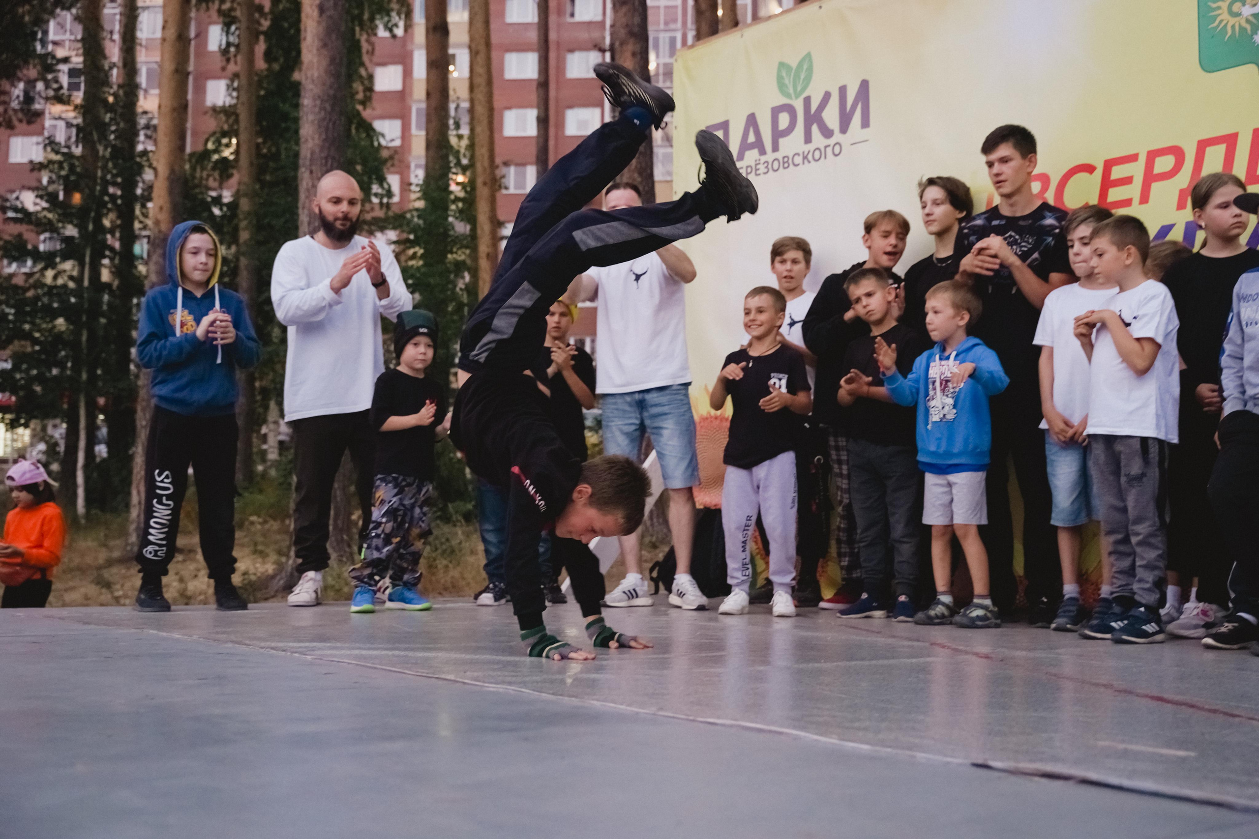 Танцы на тропе. Фотограф в детский сад в Екатеринбурге, выпускные альбомы Юлия Умерова