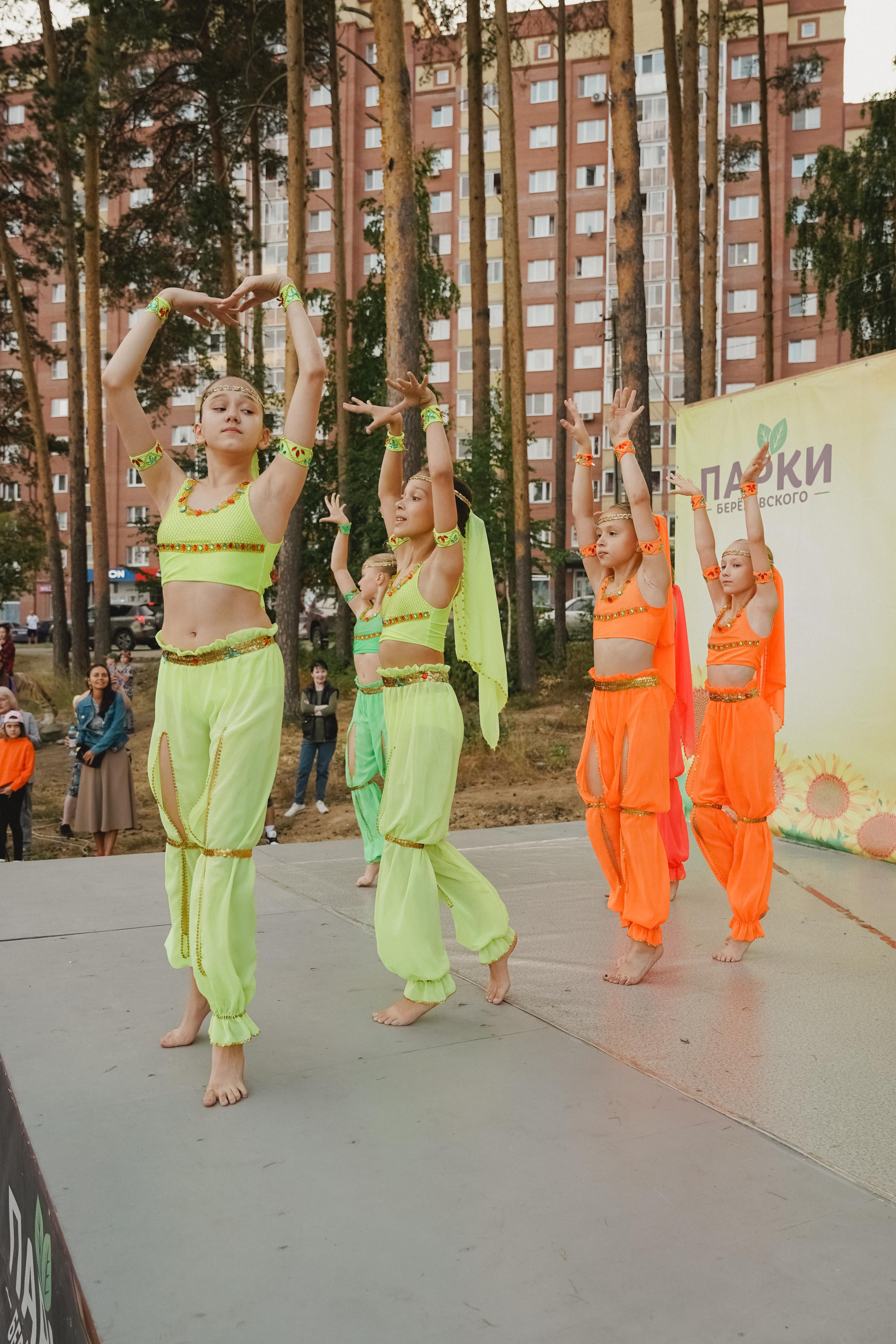 Танцы на тропе. Фотограф в детский сад в Екатеринбурге, выпускные альбомы Юлия Умерова