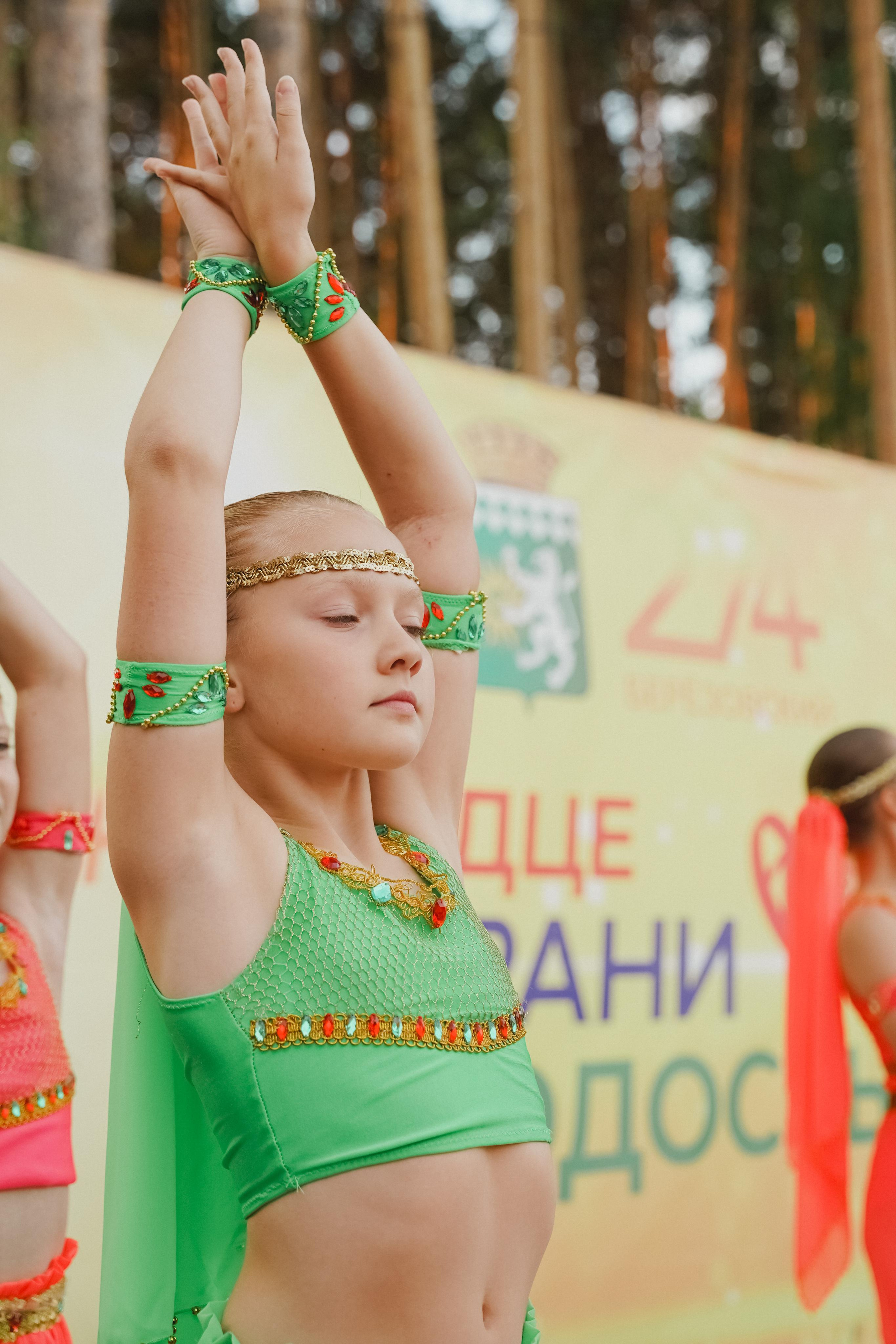 Танцы на тропе. Фотограф в детский сад в Екатеринбурге, выпускные альбомы Юлия Умерова