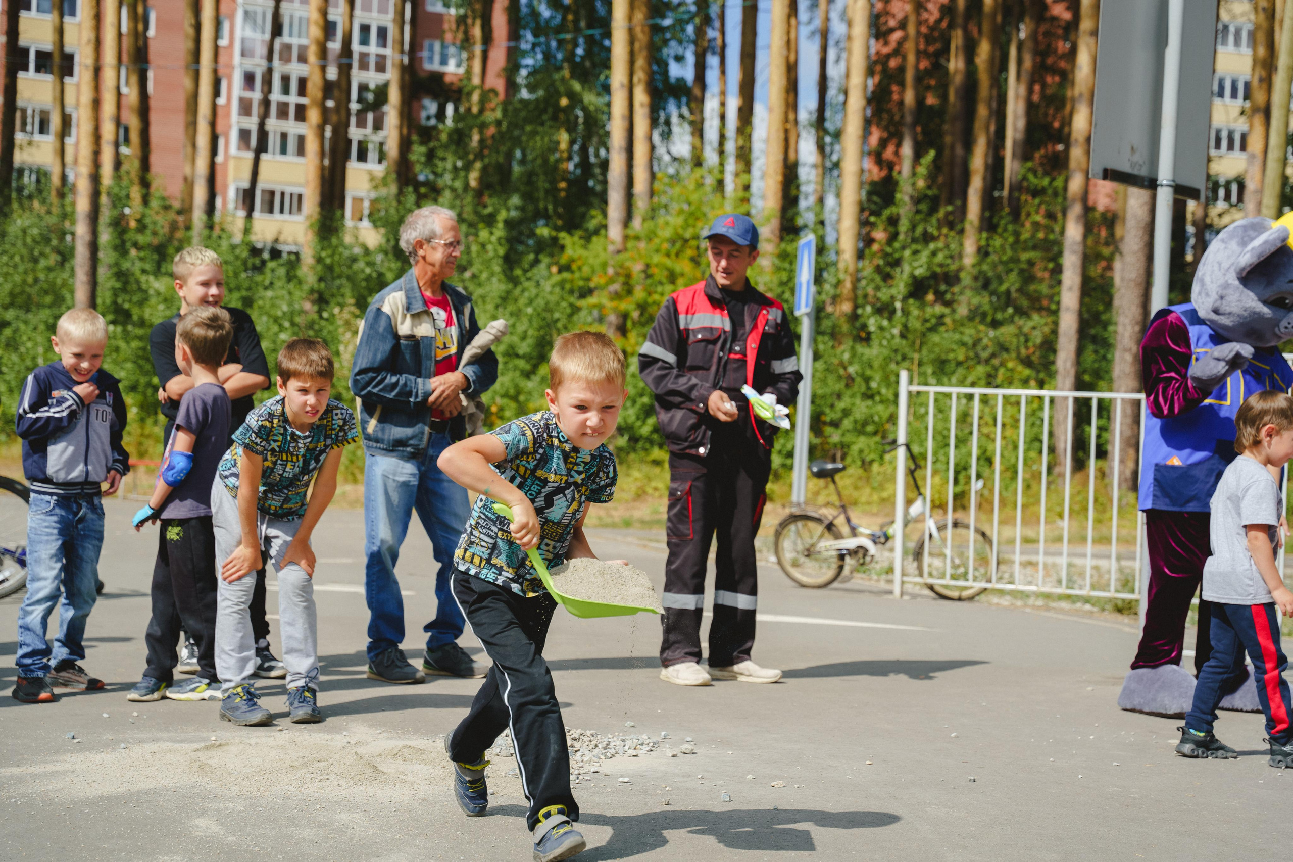Фотосъемка веселых стартов от компании «Земляне». Фотограф в детский сад в Екатеринбурге, выпускные альбомы Юлия Умерова