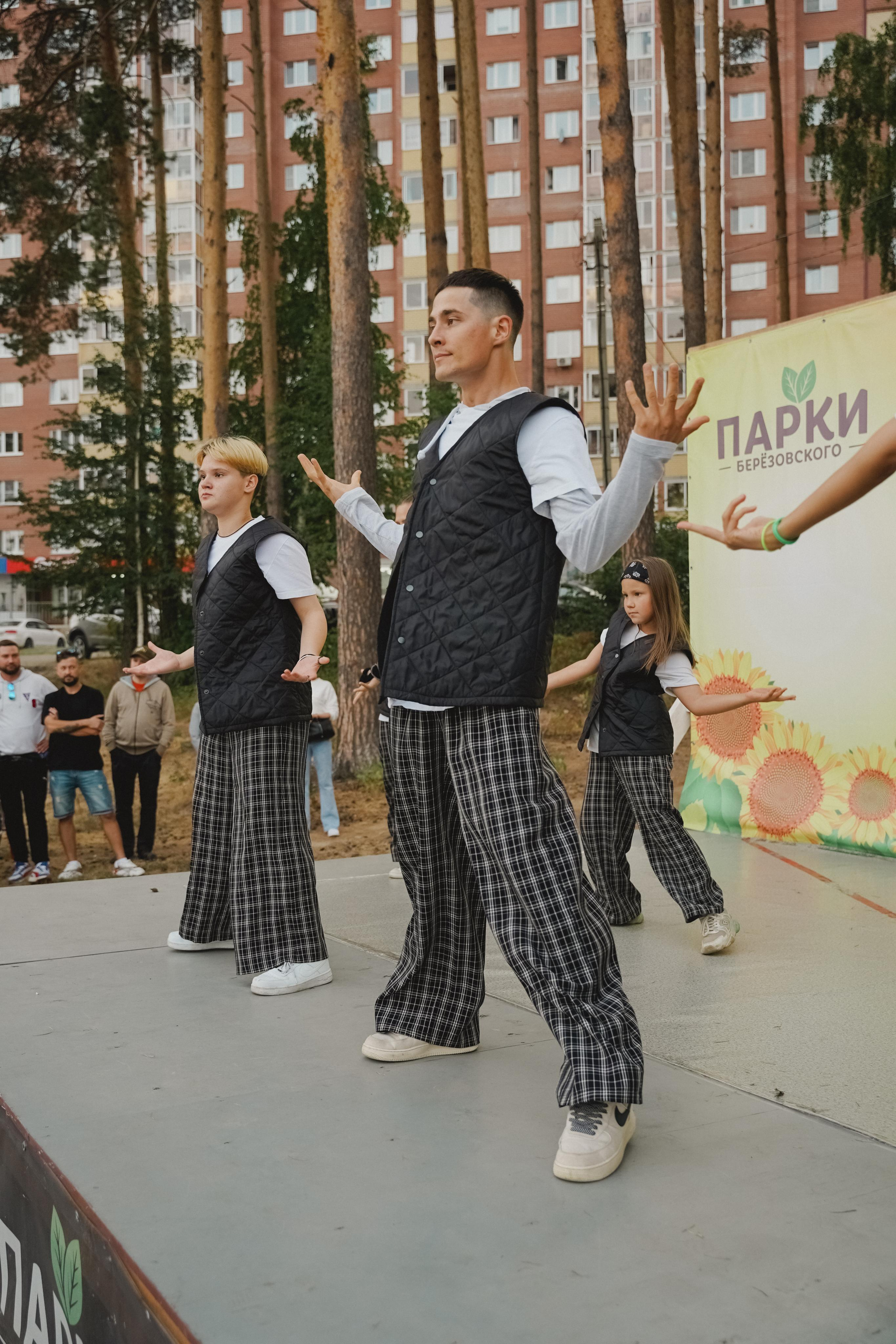 Танцы на тропе. Фотограф в детский сад в Екатеринбурге, выпускные альбомы Юлия Умерова