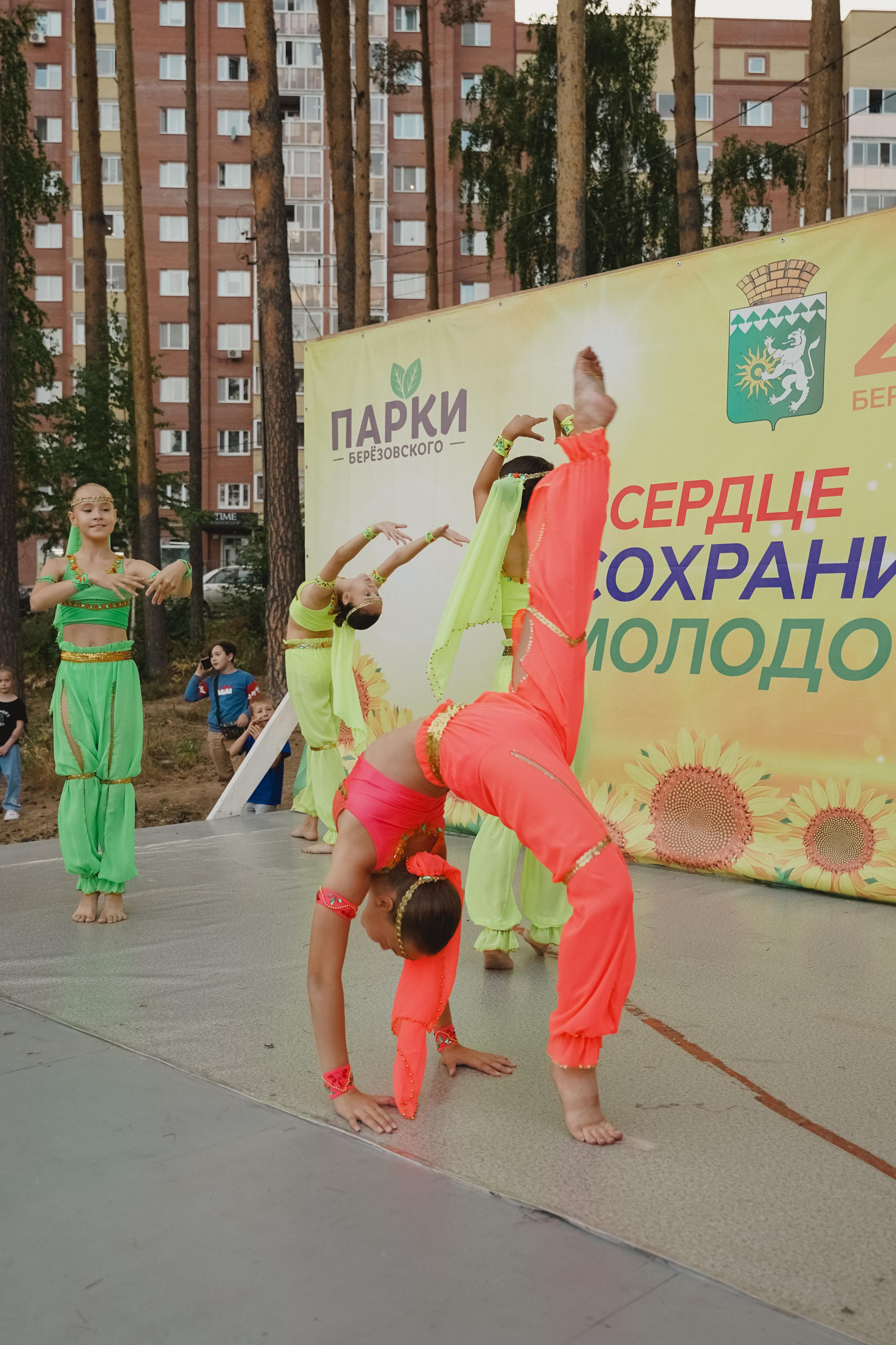 Танцы на тропе. Фотограф в детский сад в Екатеринбурге, выпускные альбомы Юлия Умерова
