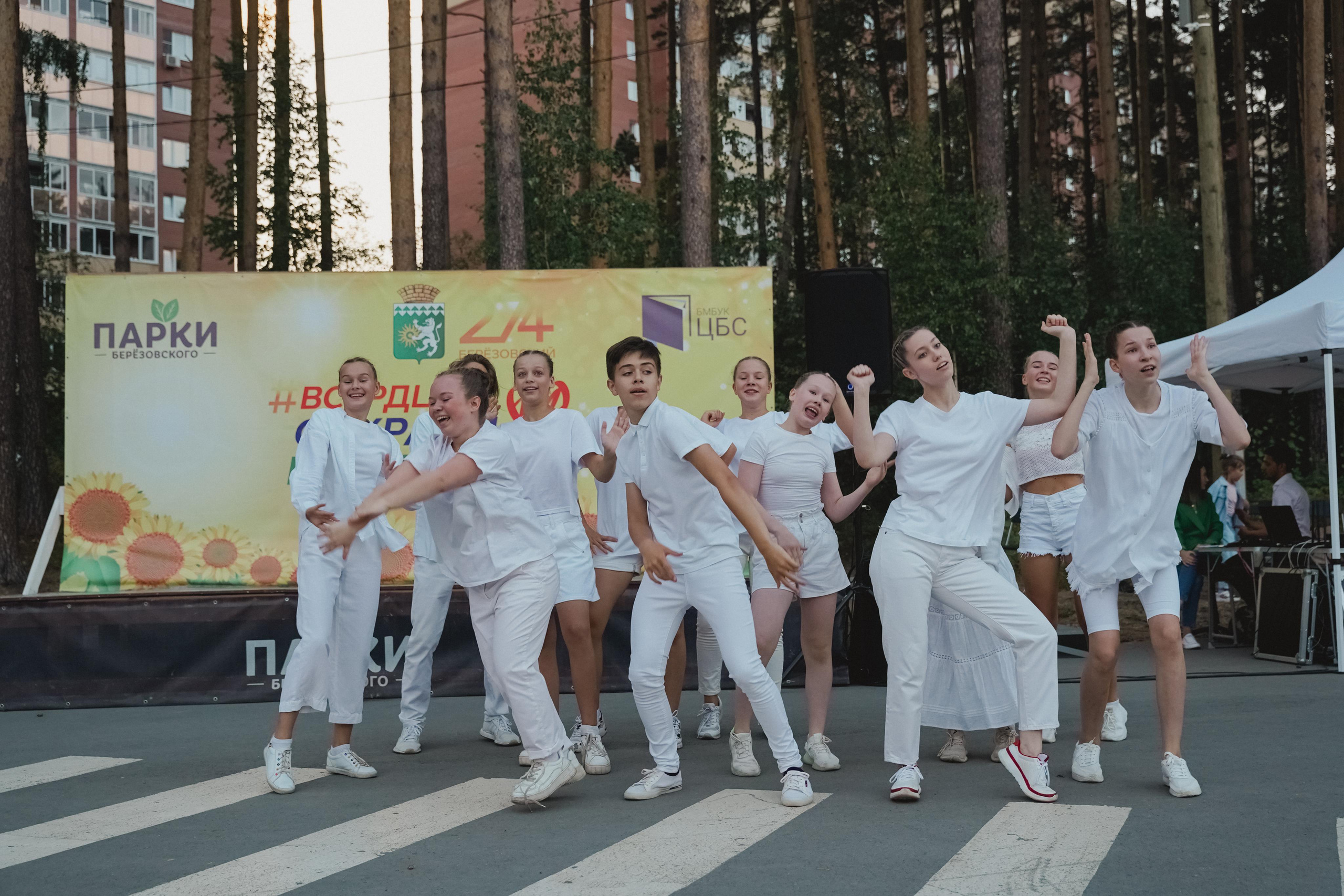 Танцы на тропе. Фотограф в детский сад в Екатеринбурге, выпускные альбомы Юлия Умерова