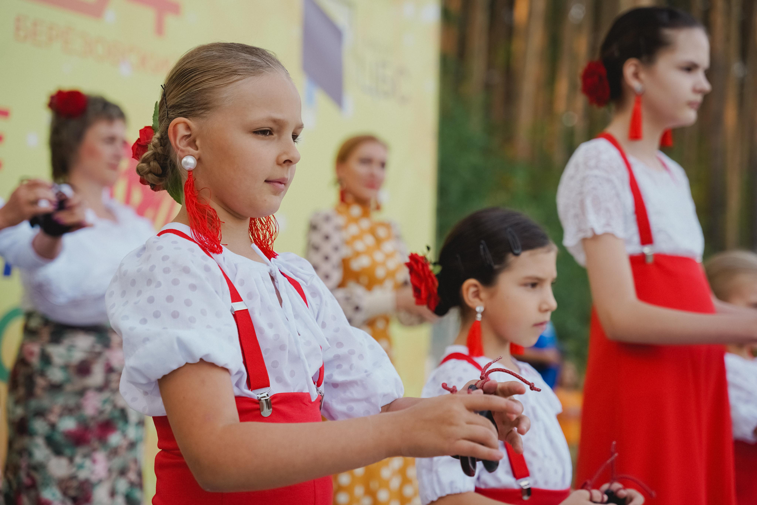 Танцы на тропе. Фотограф в детский сад в Екатеринбурге, выпускные альбомы Юлия Умерова
