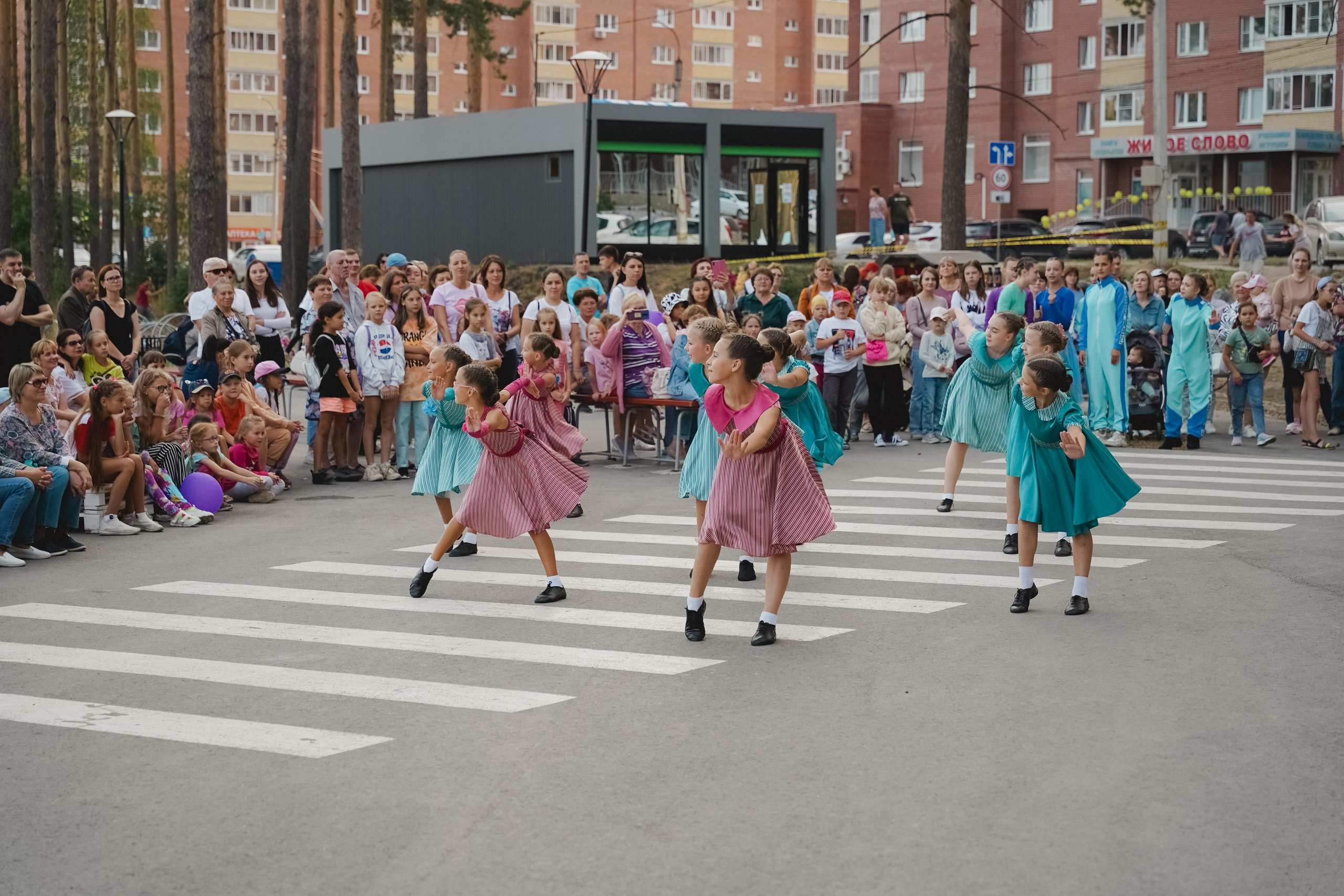 Танцы на тропе. Фотограф в детский сад в Екатеринбурге, выпускные альбомы Юлия Умерова