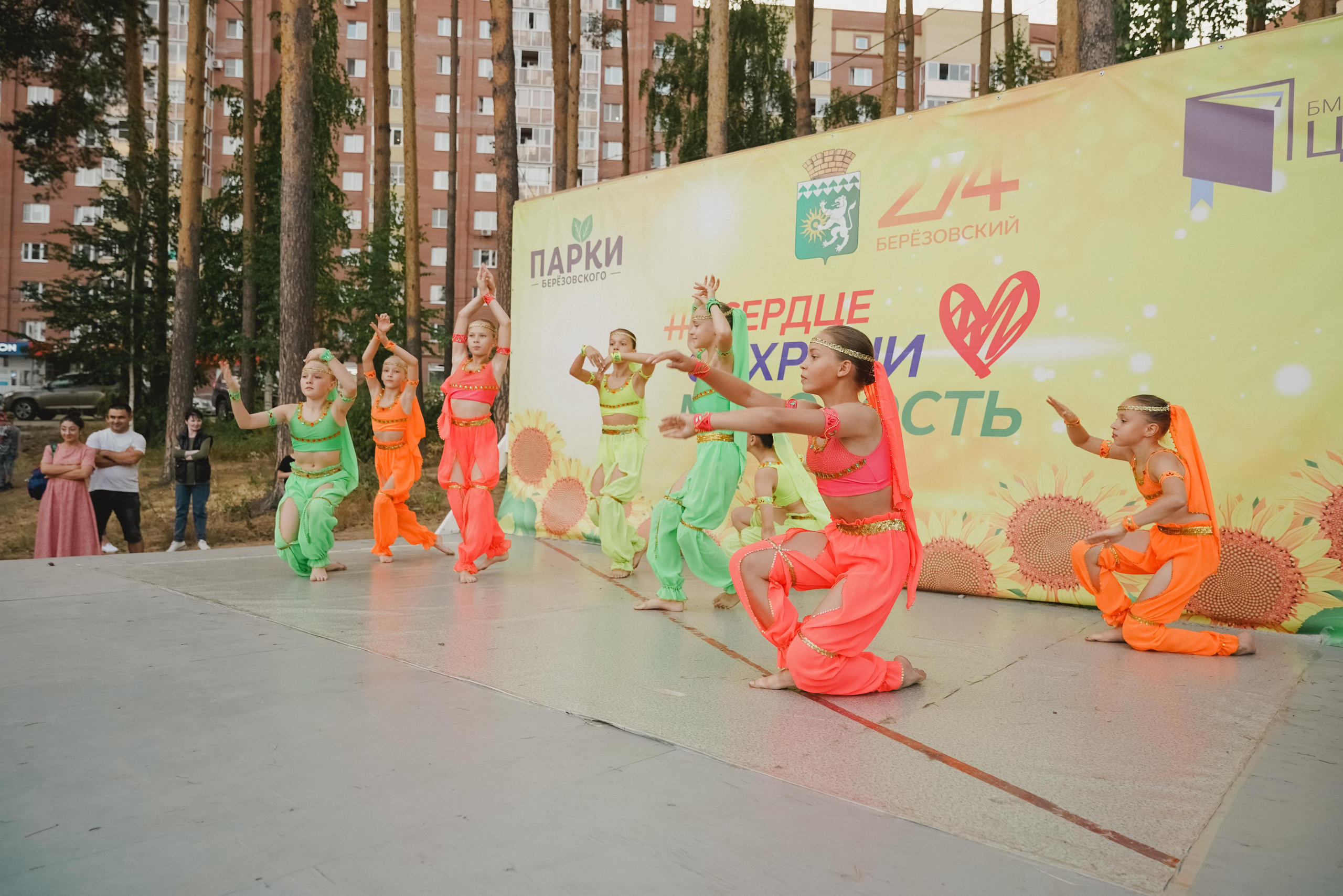 Танцы на тропе. Фотограф в детский сад в Екатеринбурге, выпускные альбомы Юлия Умерова