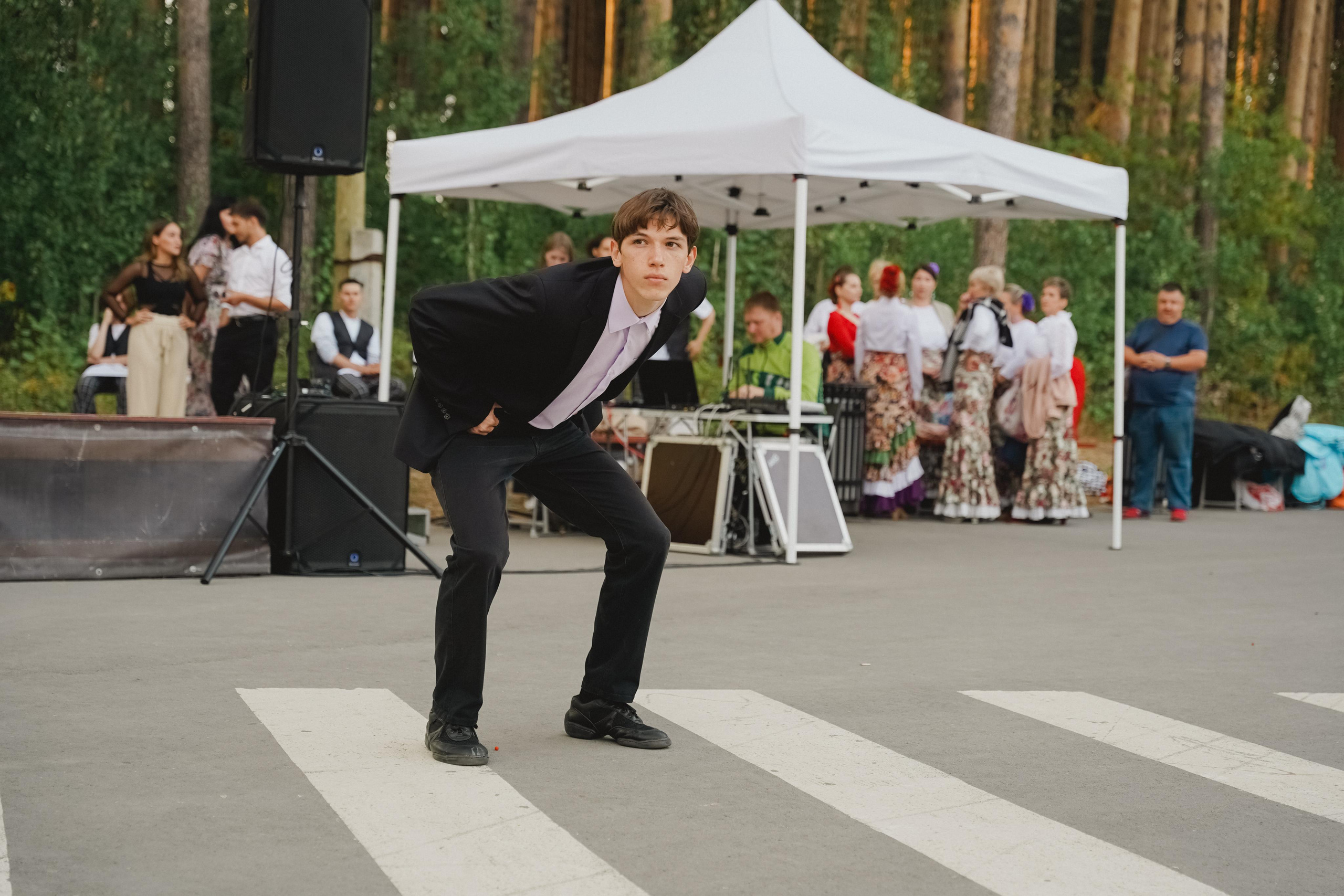 Танцы на тропе. Фотограф в детский сад в Екатеринбурге, выпускные альбомы Юлия Умерова