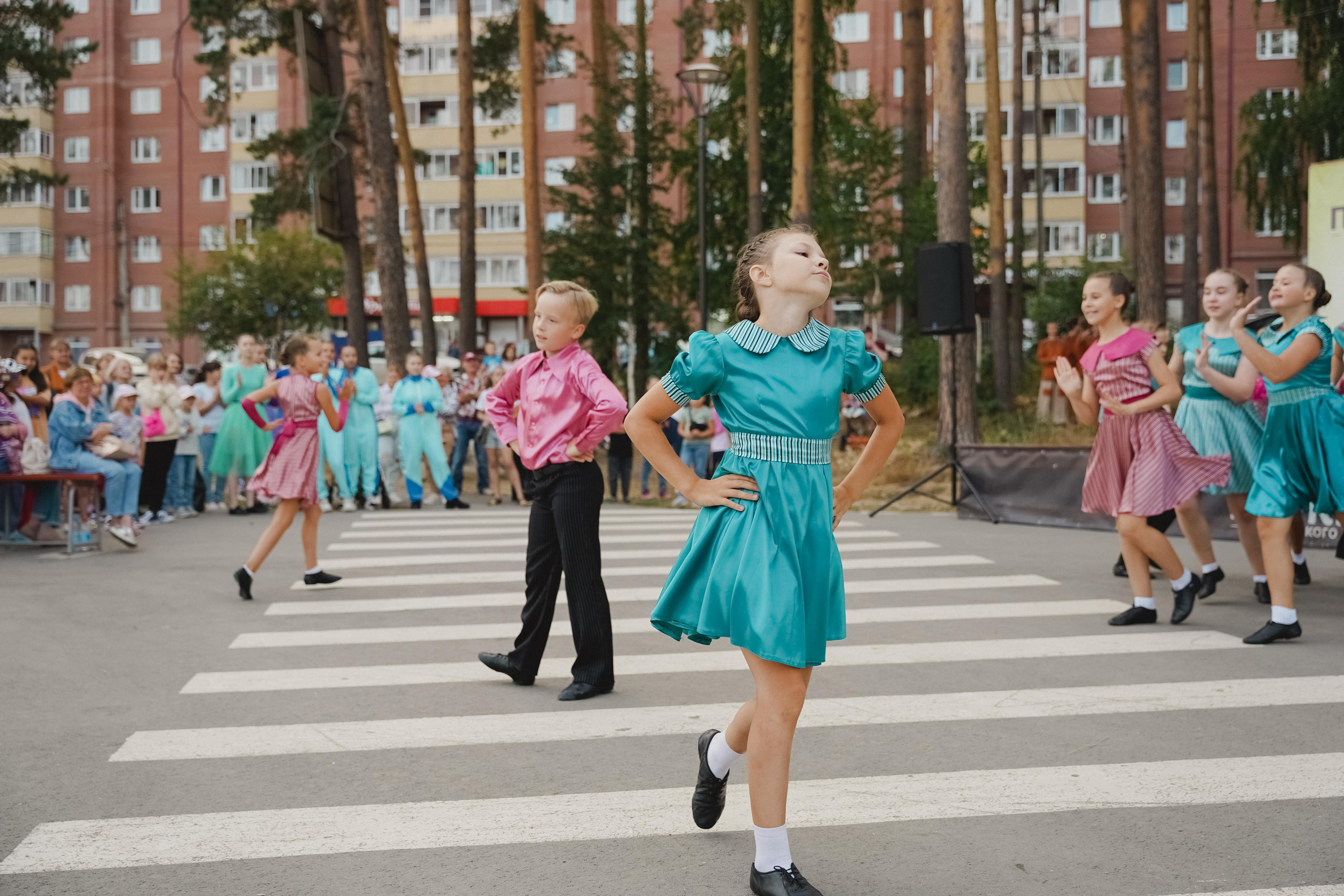 Танцы на тропе. Фотограф в детский сад в Екатеринбурге, выпускные альбомы Юлия Умерова