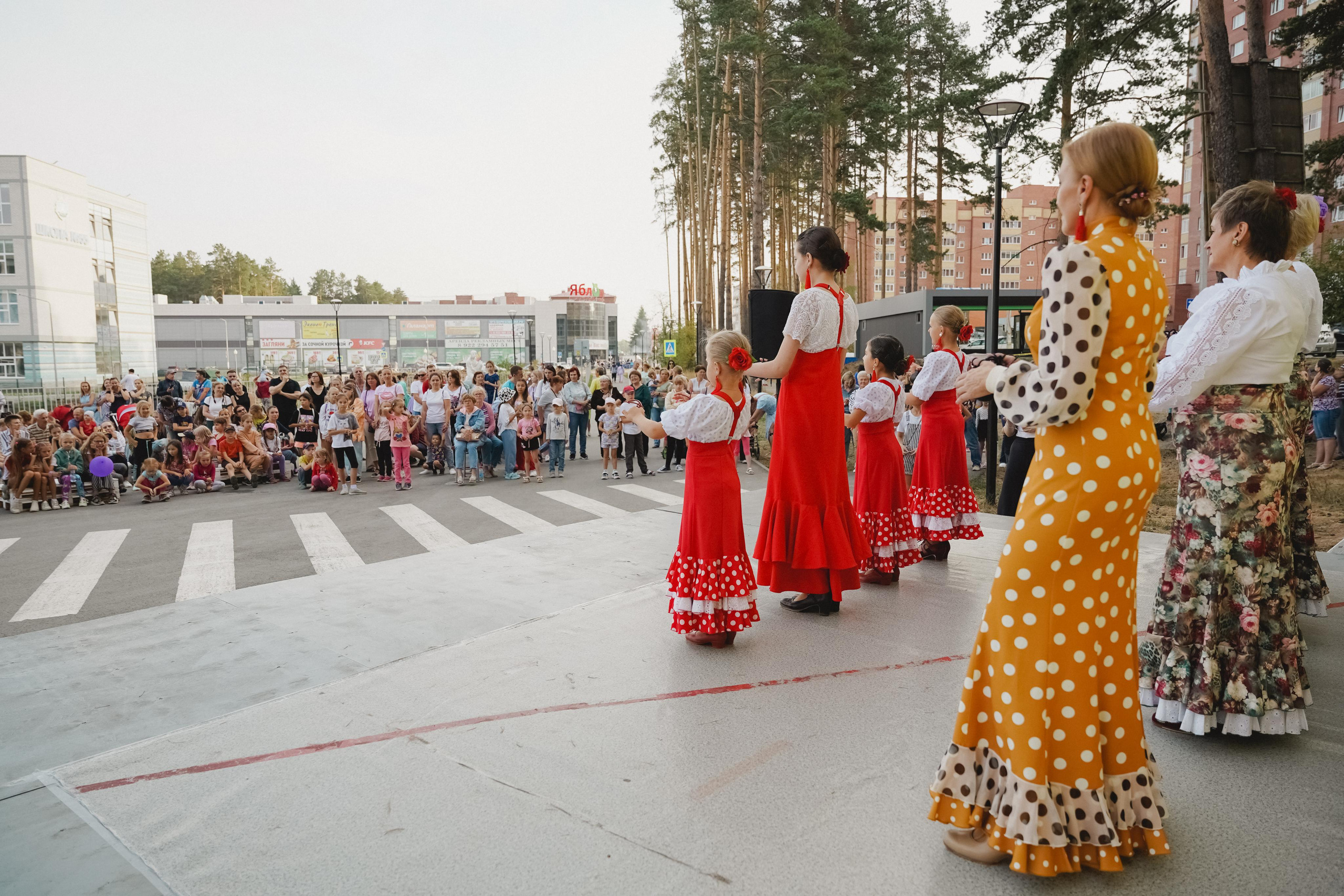 Танцы на тропе. Фотограф в детский сад в Екатеринбурге, выпускные альбомы Юлия Умерова