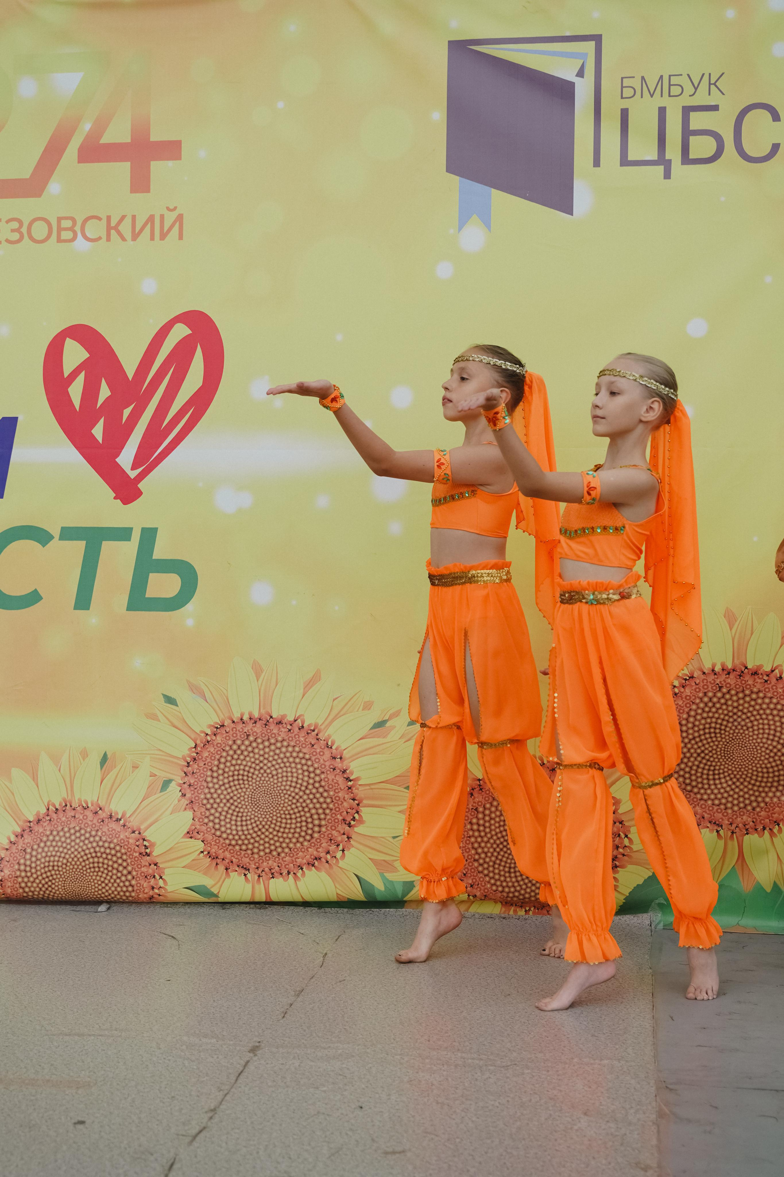 Танцы на тропе. Фотограф в детский сад в Екатеринбурге, выпускные альбомы Юлия Умерова