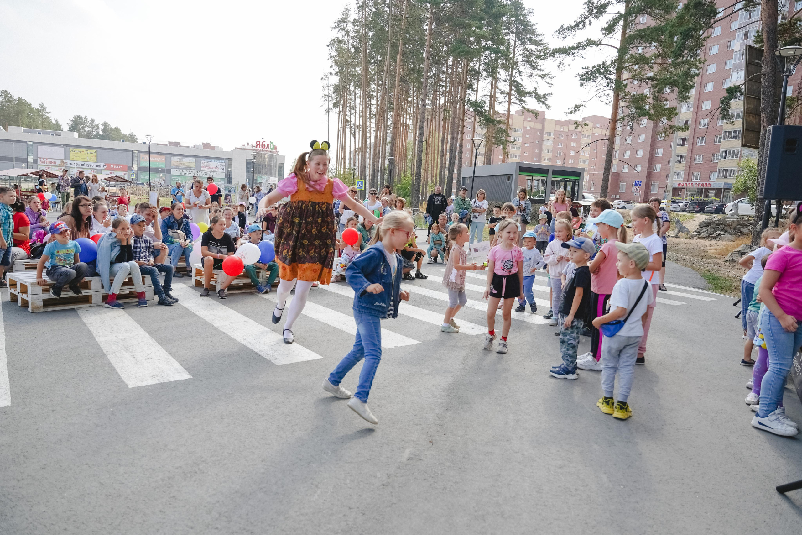 Литературная коллаборация «ДУХ». Фотограф в детский сад в Екатеринбурге, выпускные альбомы Юлия Умерова