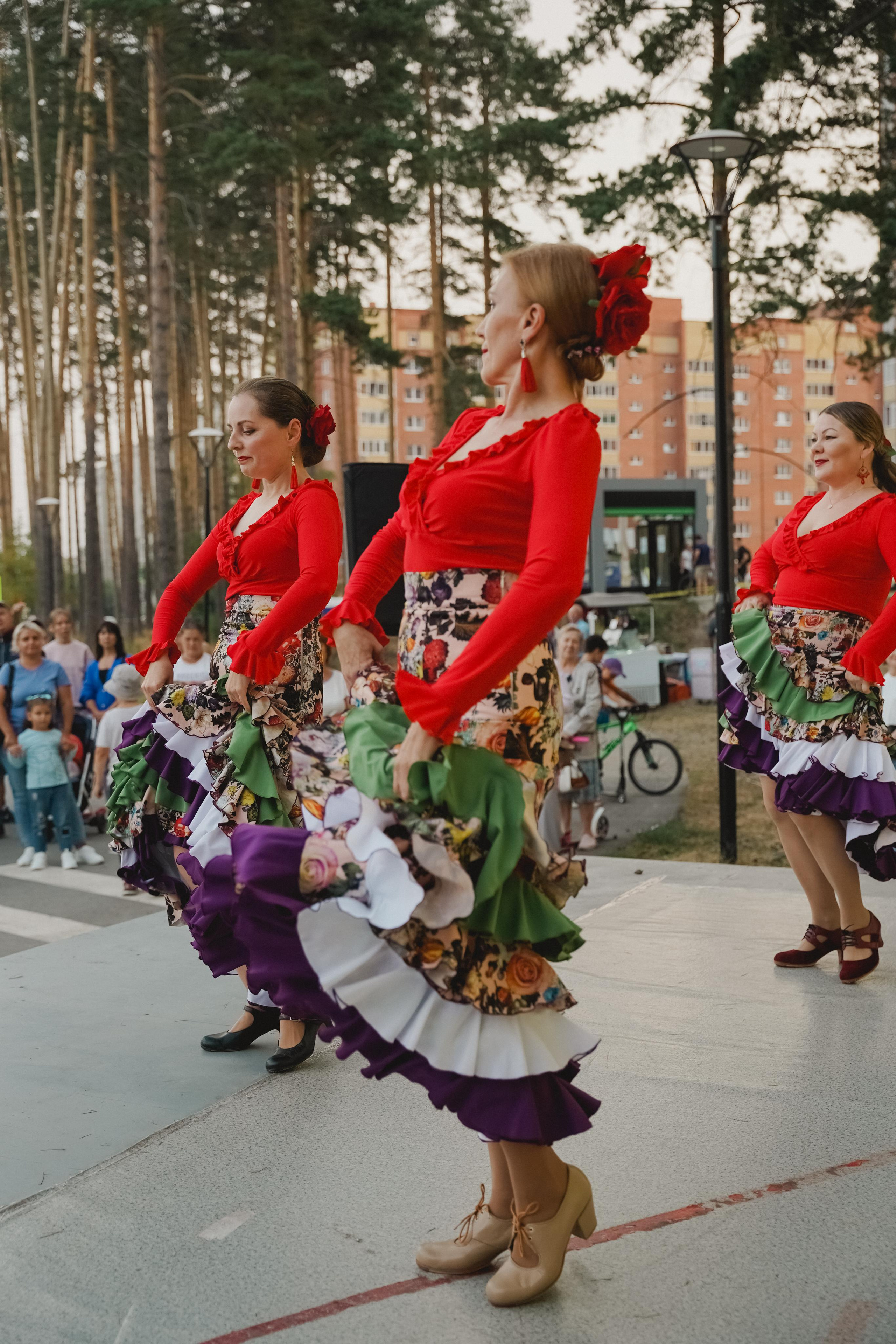 Танцы на тропе. Фотограф в детский сад в Екатеринбурге, выпускные альбомы Юлия Умерова