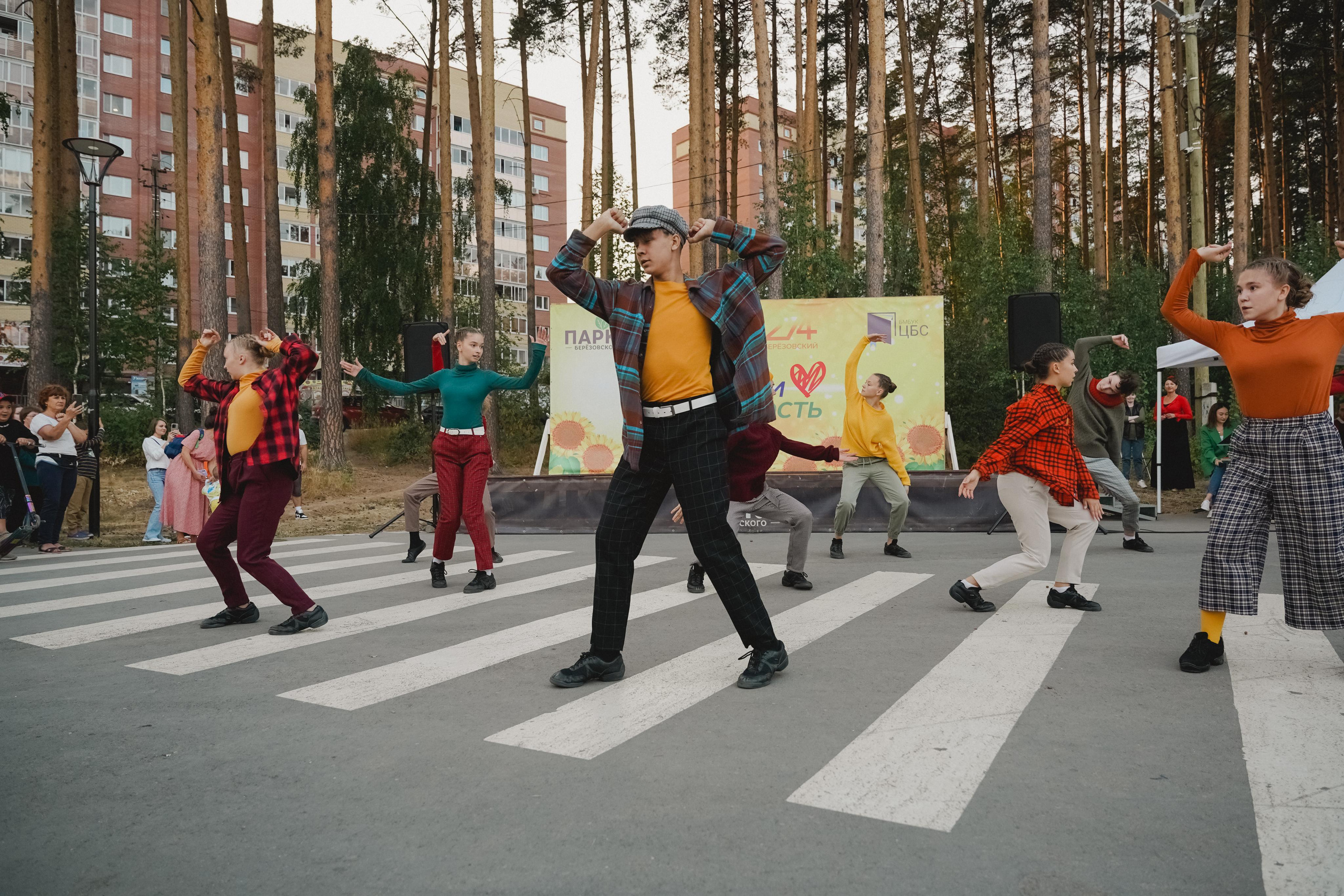 Танцы на тропе. Фотограф в детский сад в Екатеринбурге, выпускные альбомы Юлия Умерова