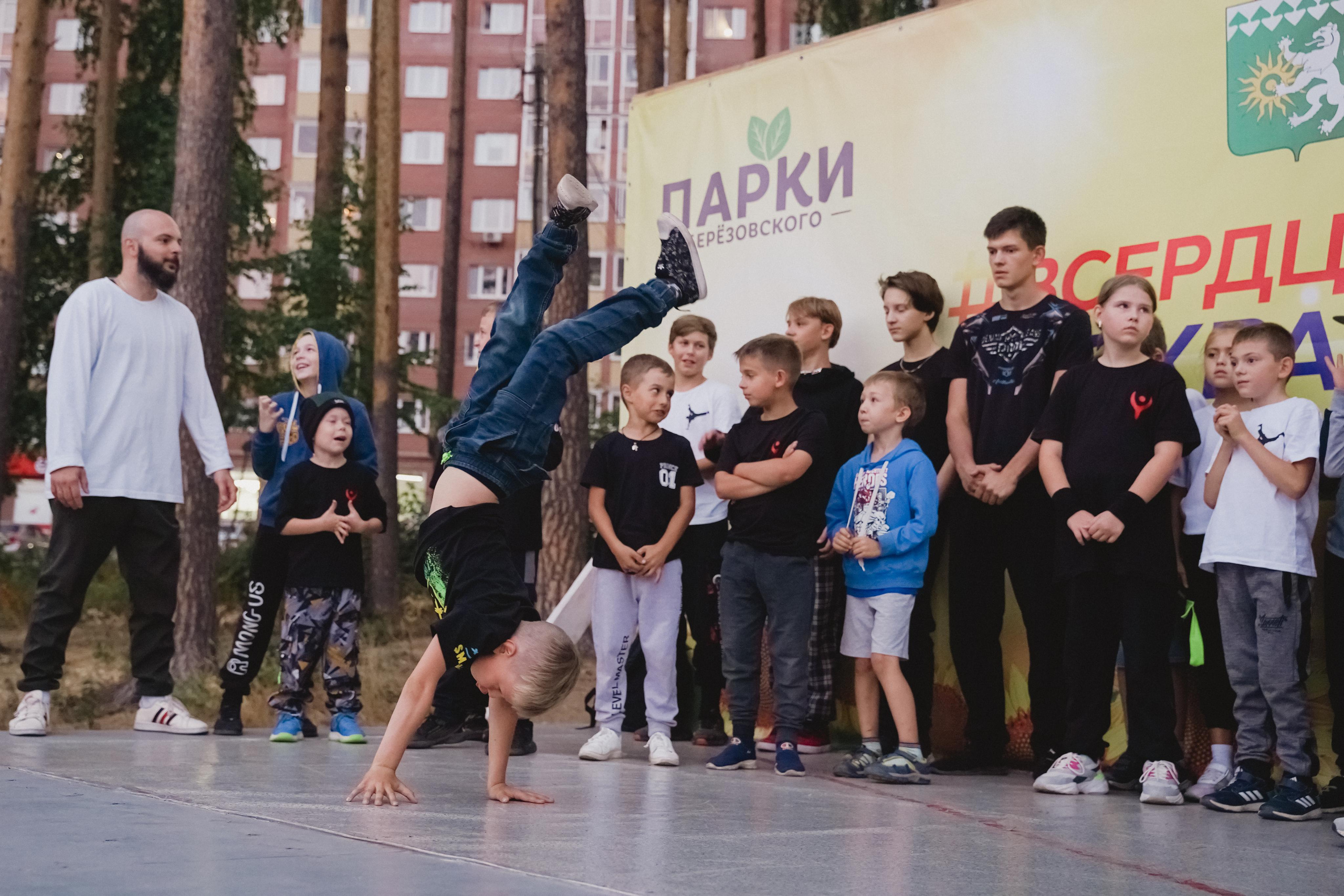 Танцы на тропе. Фотограф в детский сад в Екатеринбурге, выпускные альбомы Юлия Умерова