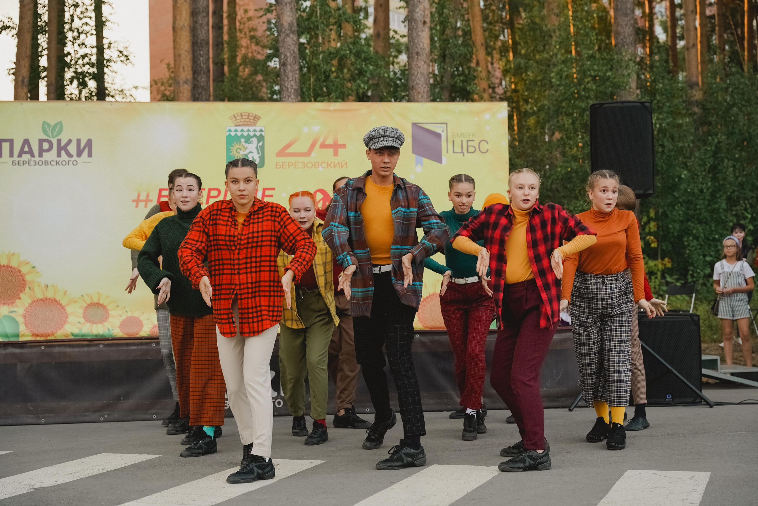 Танцы на тропе. Фотограф в детский сад в Екатеринбурге, выпускные альбомы Юлия Умерова