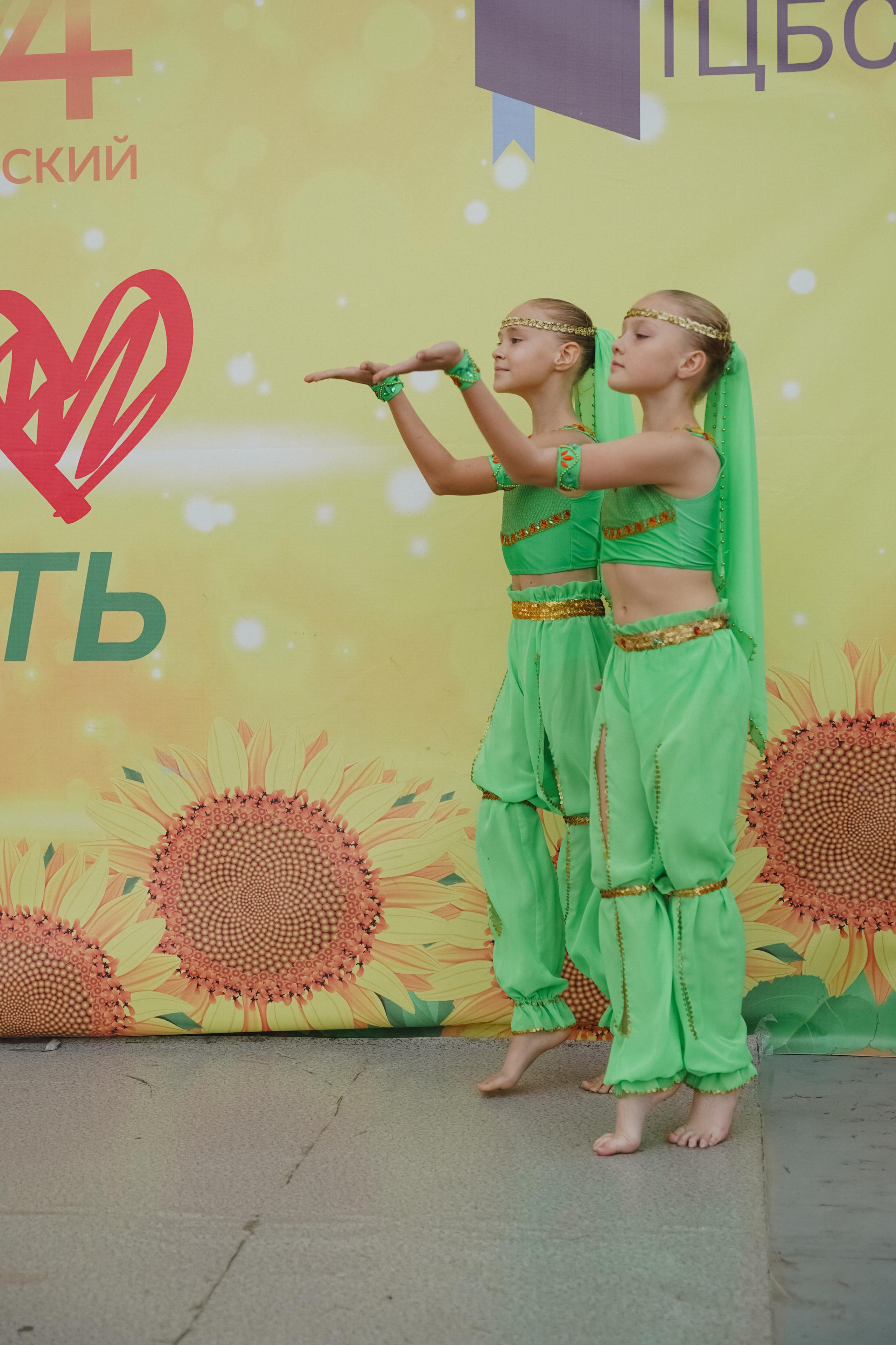 Танцы на тропе. Фотограф в детский сад в Екатеринбурге, выпускные альбомы Юлия Умерова