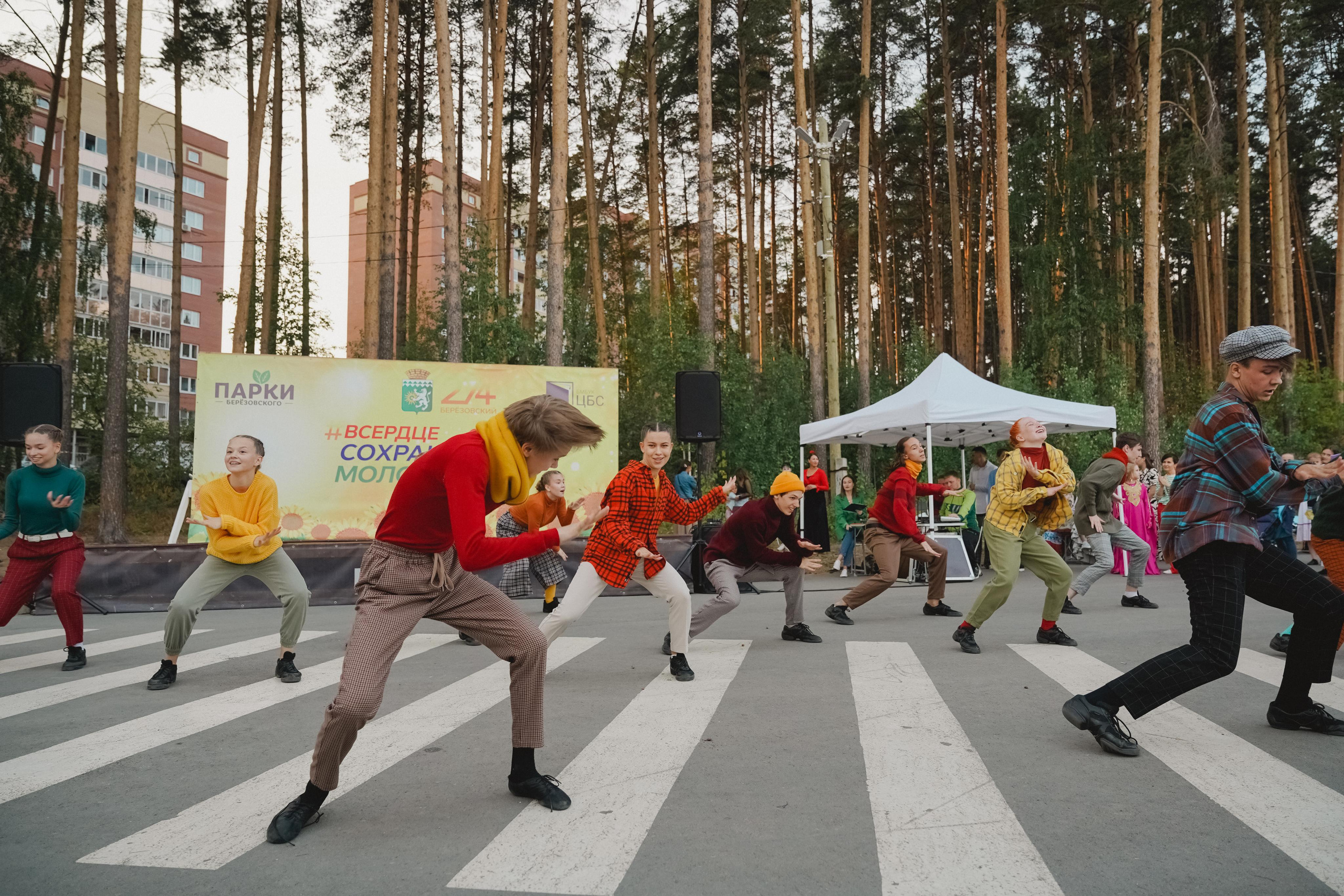 Танцы на тропе. Фотограф в детский сад в Екатеринбурге, выпускные альбомы Юлия Умерова