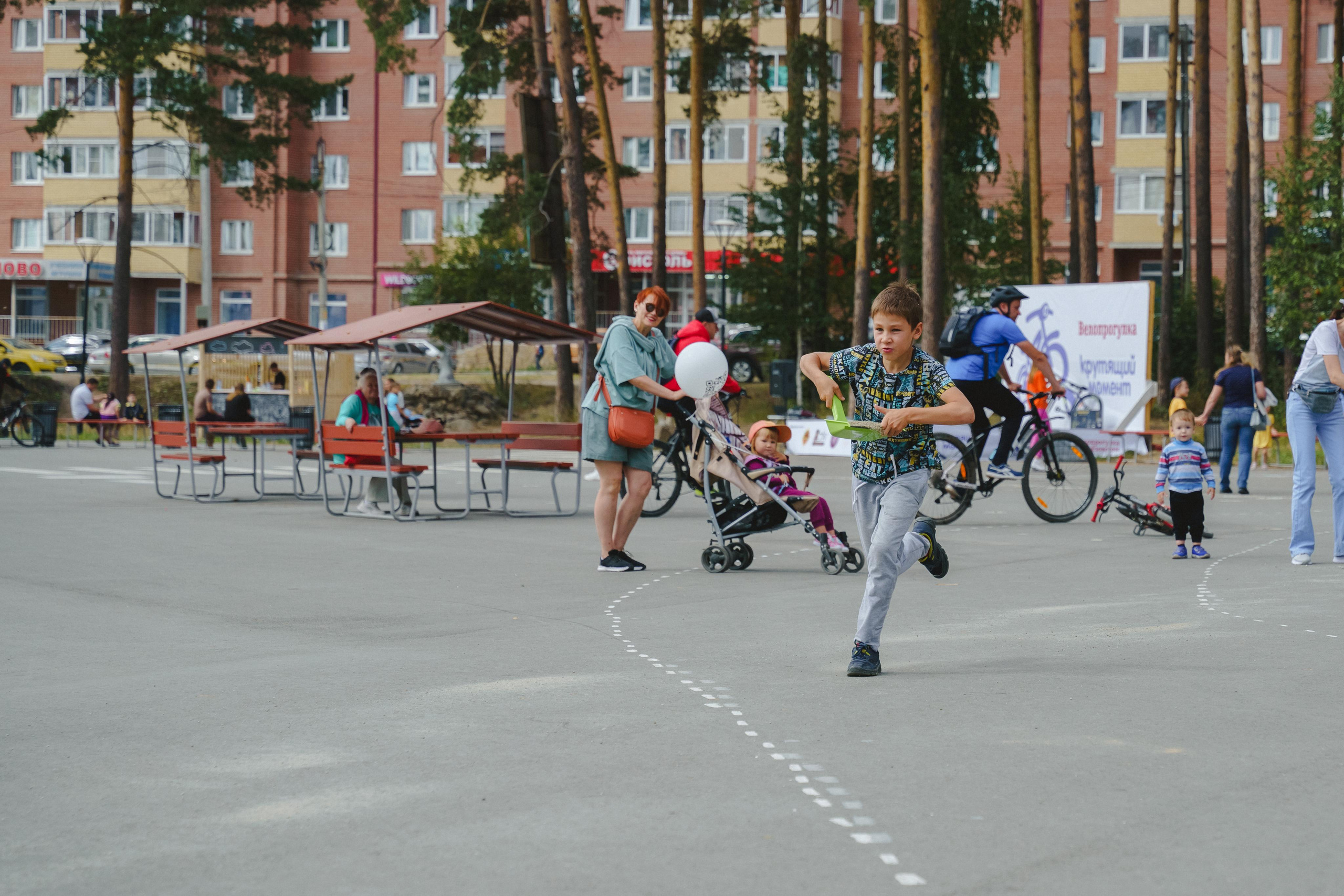 Фотосъемка веселых стартов от компании «Земляне». Фотограф в детский сад в Екатеринбурге, выпускные альбомы Юлия Умерова