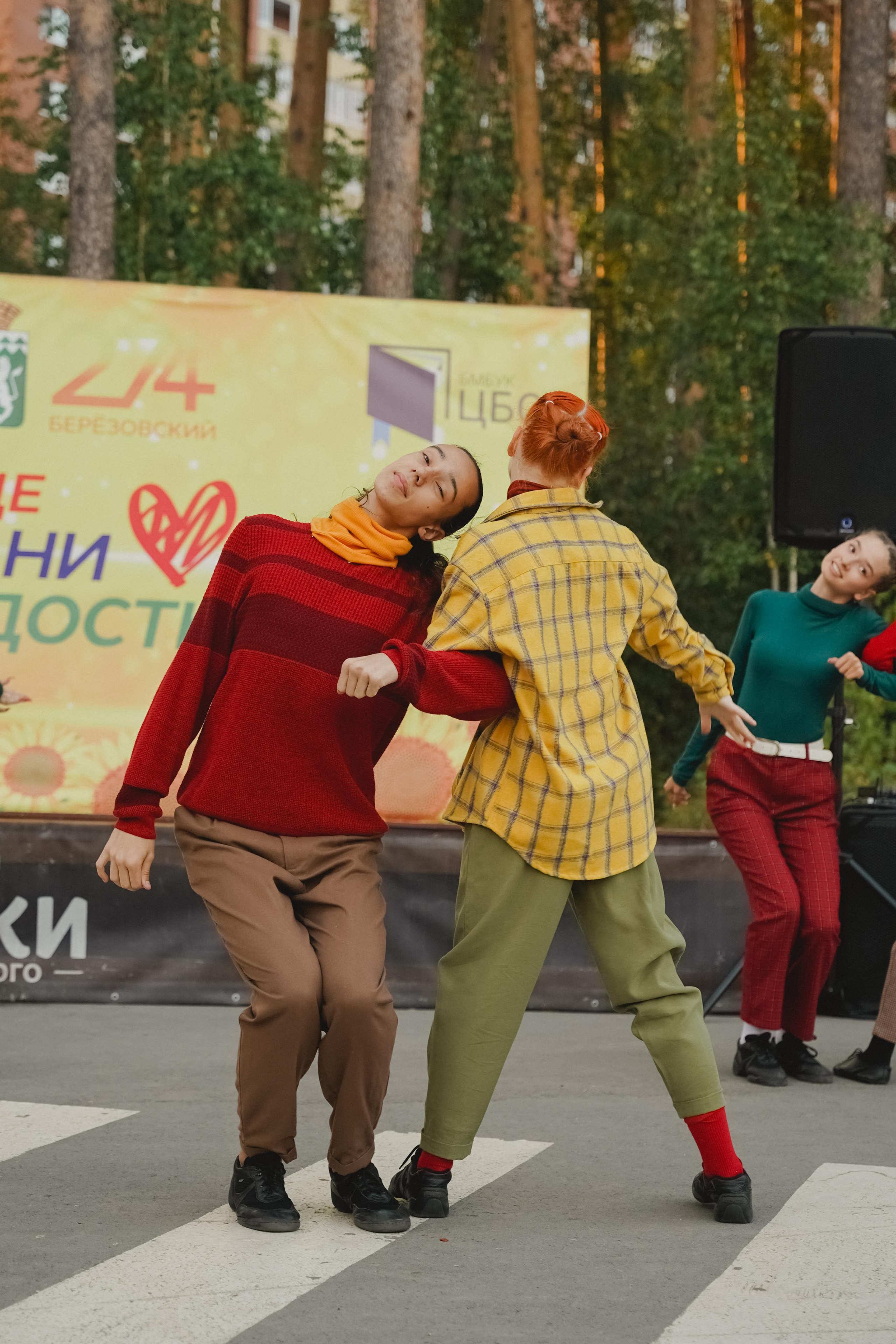 Танцы на тропе. Фотограф в детский сад в Екатеринбурге, выпускные альбомы Юлия Умерова