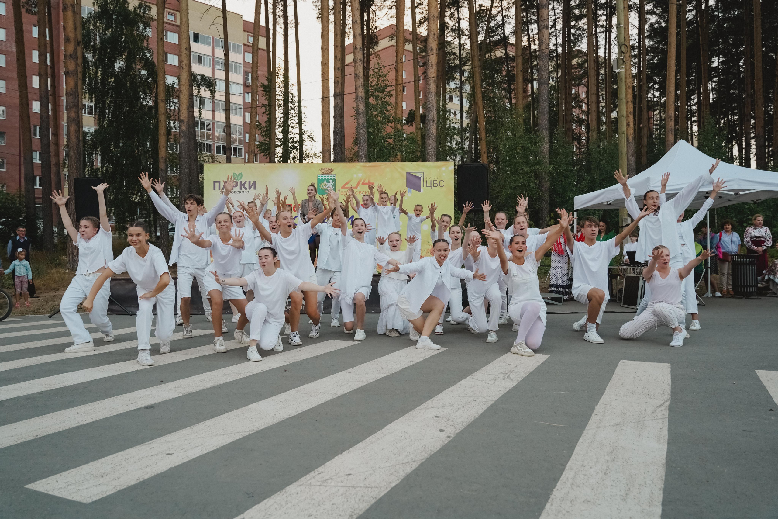 Танцы на тропе. Фотограф в детский сад в Екатеринбурге, выпускные альбомы Юлия Умерова