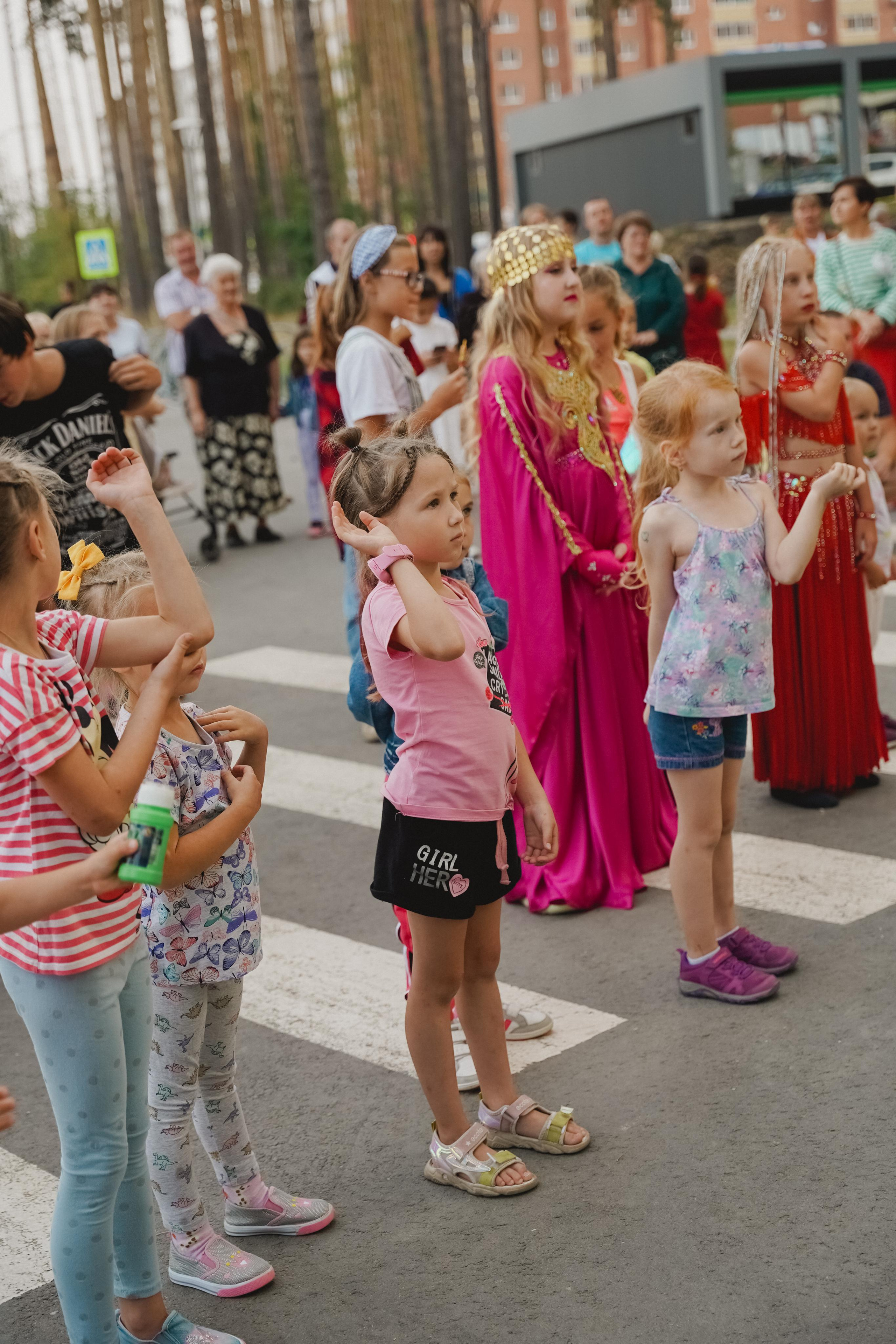 Танцы на тропе. Фотограф в детский сад в Екатеринбурге, выпускные альбомы Юлия Умерова