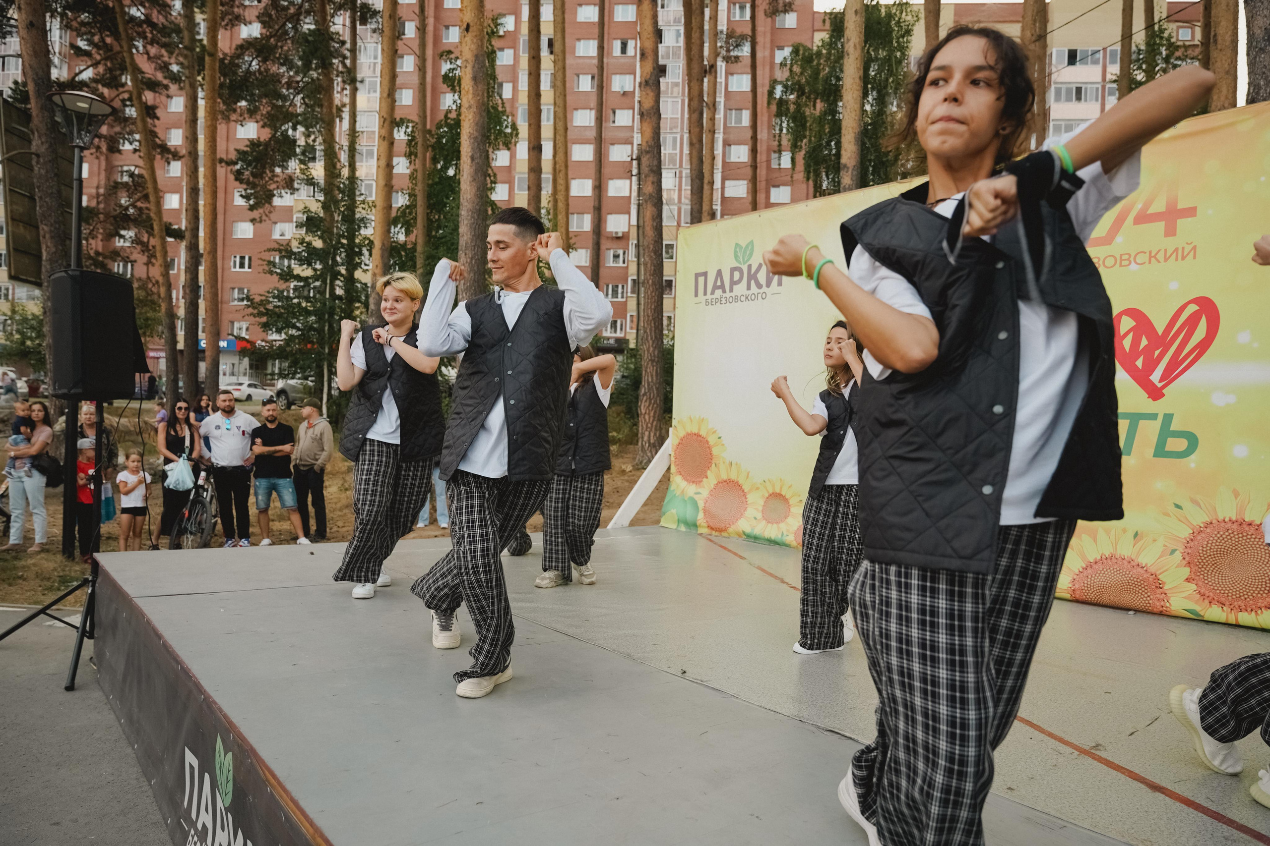 Танцы на тропе. Фотограф в детский сад в Екатеринбурге, выпускные альбомы Юлия Умерова