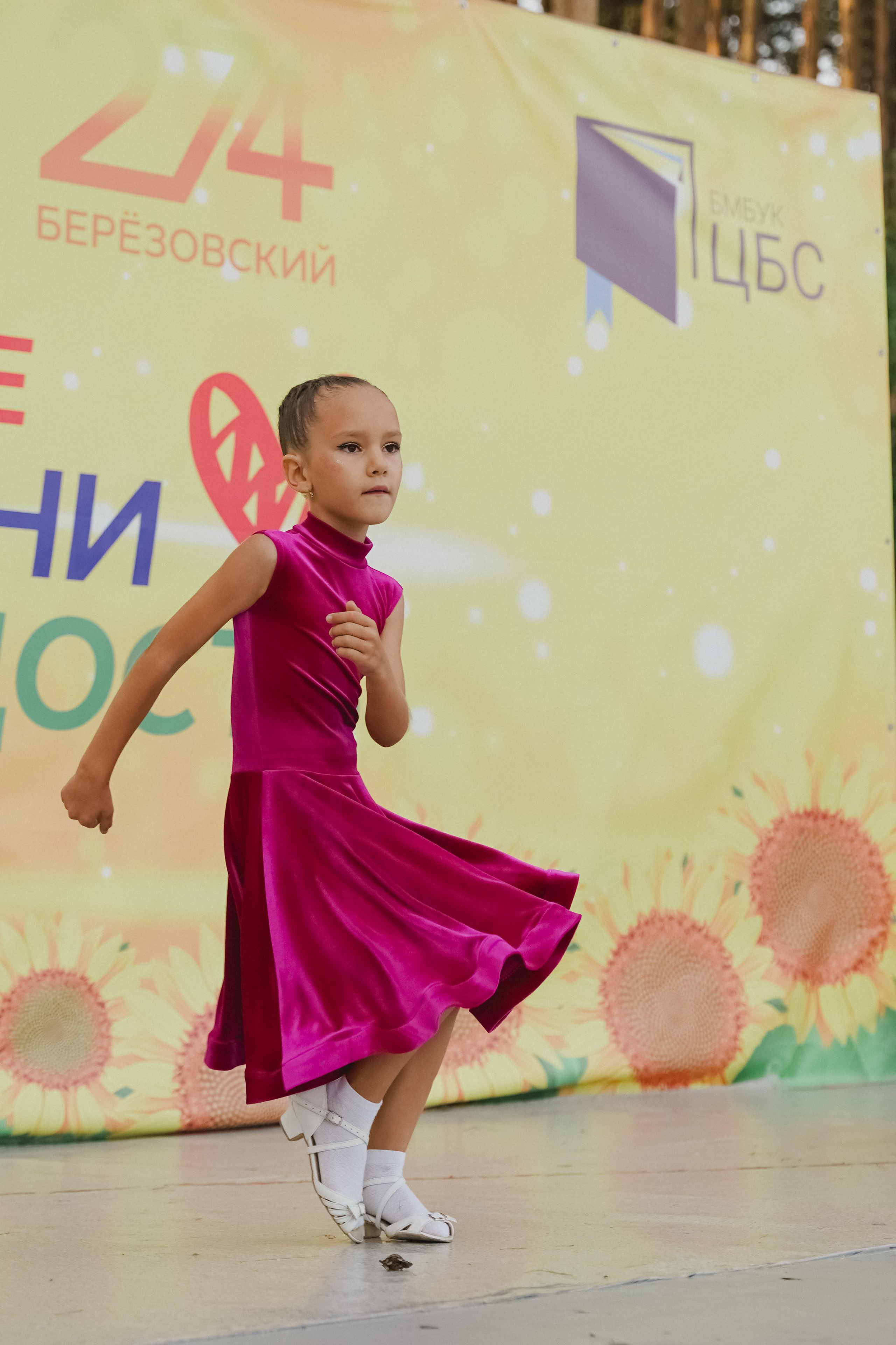 Танцы на тропе. Фотограф в детский сад в Екатеринбурге, выпускные альбомы Юлия Умерова