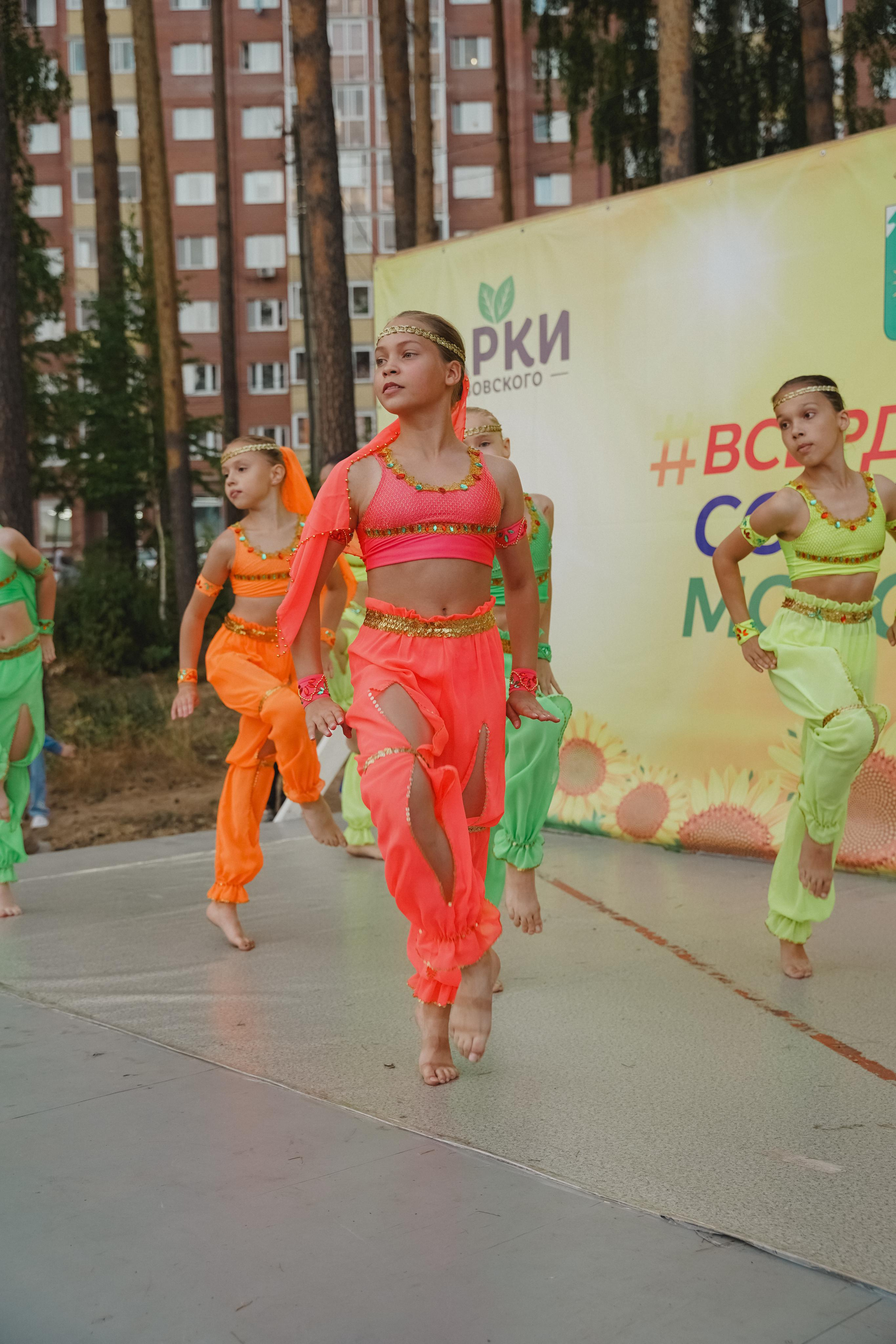 Танцы на тропе. Фотограф в детский сад в Екатеринбурге, выпускные альбомы Юлия Умерова