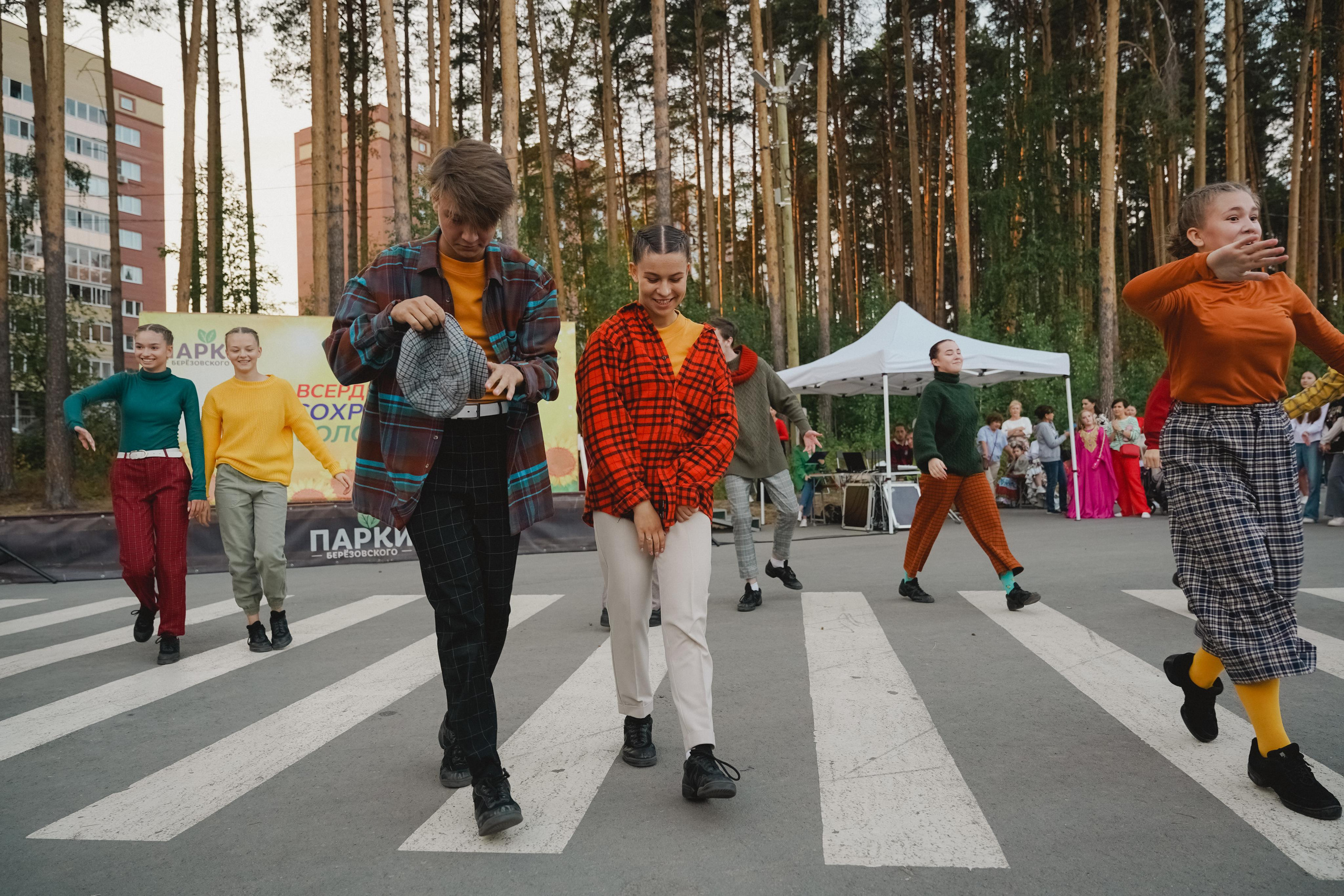 Танцы на тропе. Фотограф в детский сад в Екатеринбурге, выпускные альбомы Юлия Умерова