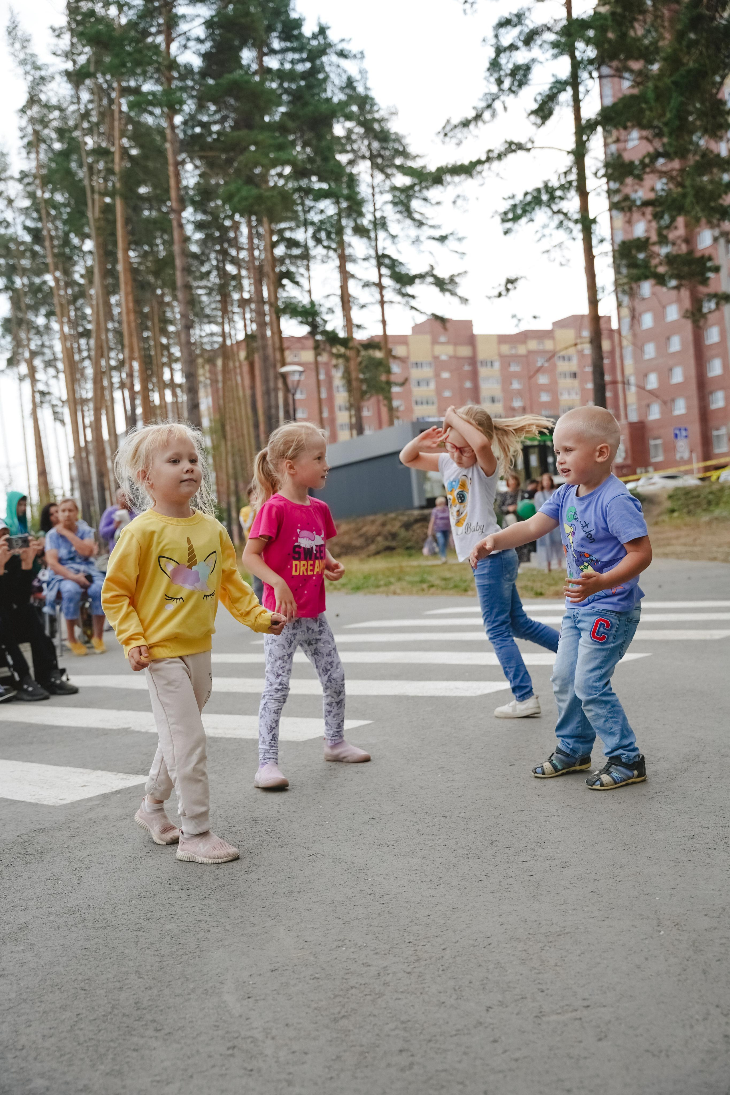 Литературная коллаборация «ДУХ». Фотограф в детский сад в Екатеринбурге, выпускные альбомы Юлия Умерова