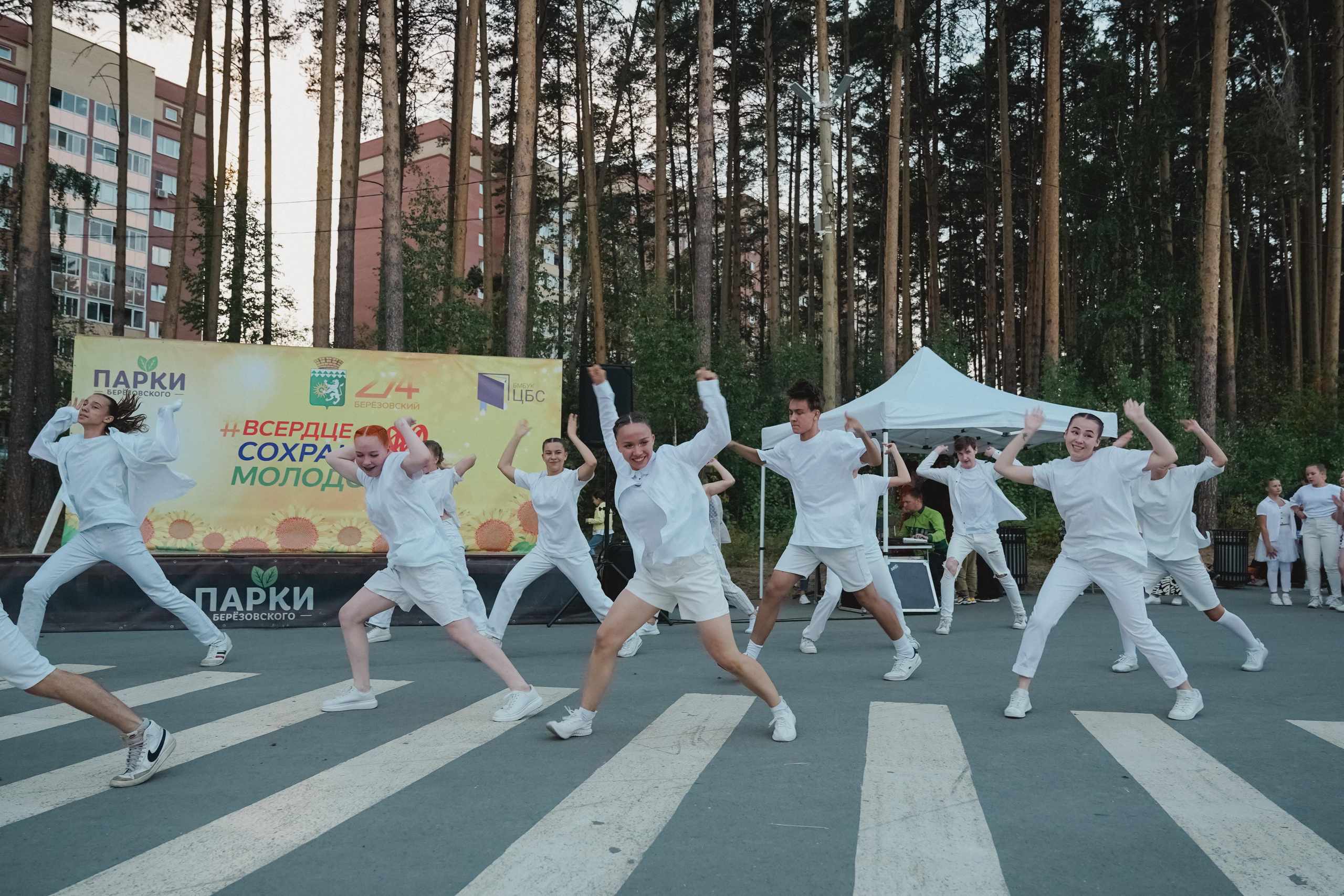 Танцы на тропе. Фотограф в детский сад в Екатеринбурге, выпускные альбомы Юлия Умерова