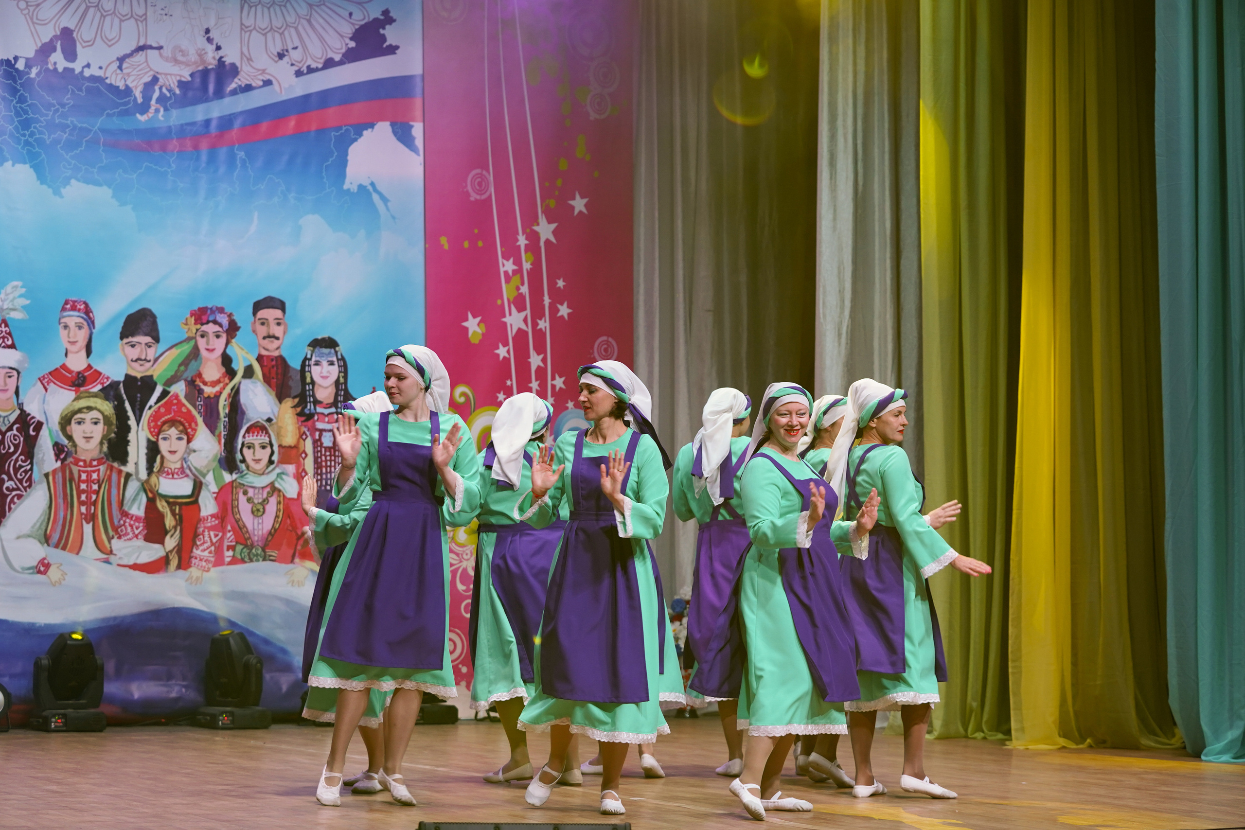 Районный фестиваль национальных культур «Мы вместе — Мы едины!». Фотограф в детский сад в Екатеринбурге, выпускные альбомы Юлия Умерова