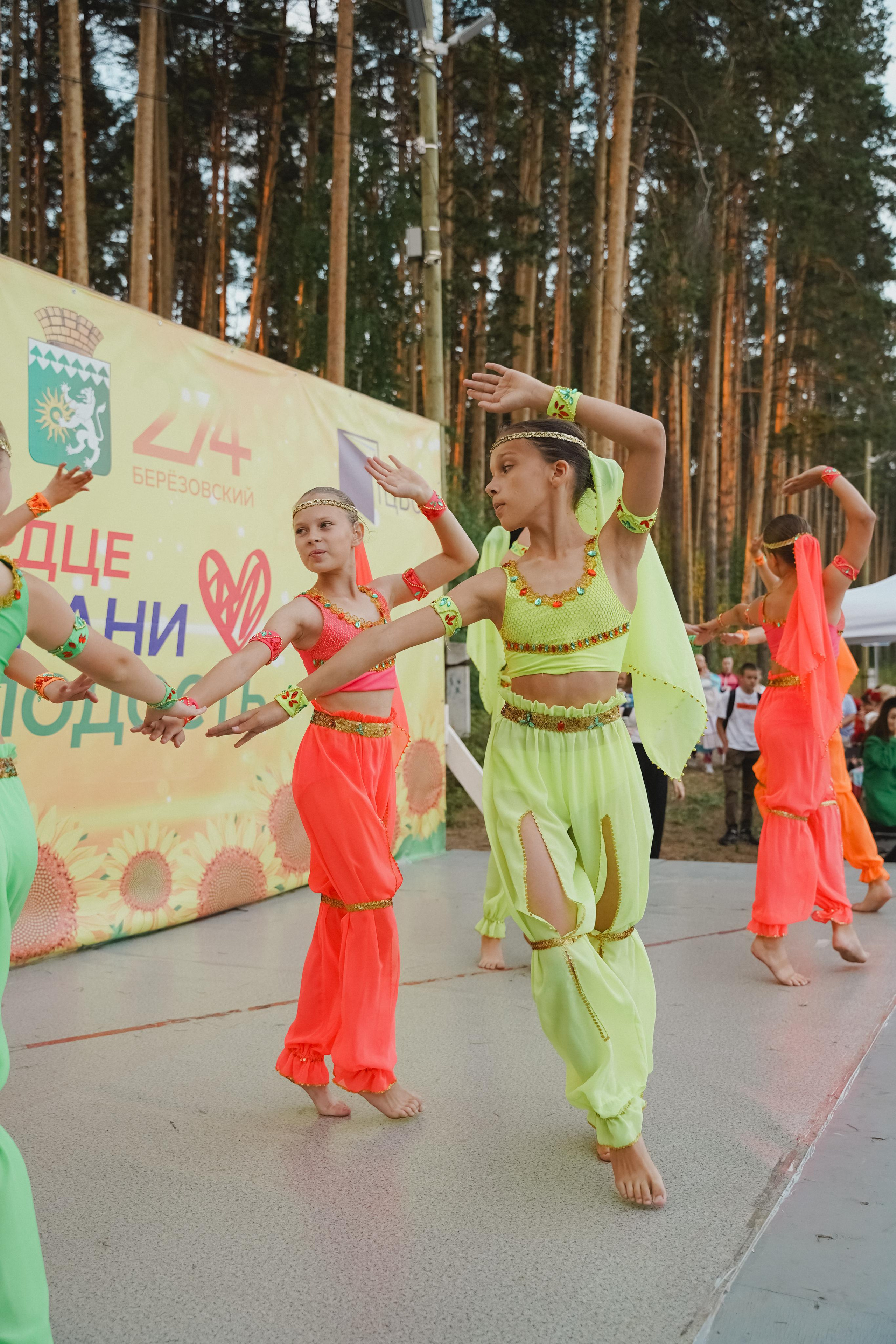 Танцы на тропе. Фотограф в детский сад в Екатеринбурге, выпускные альбомы Юлия Умерова