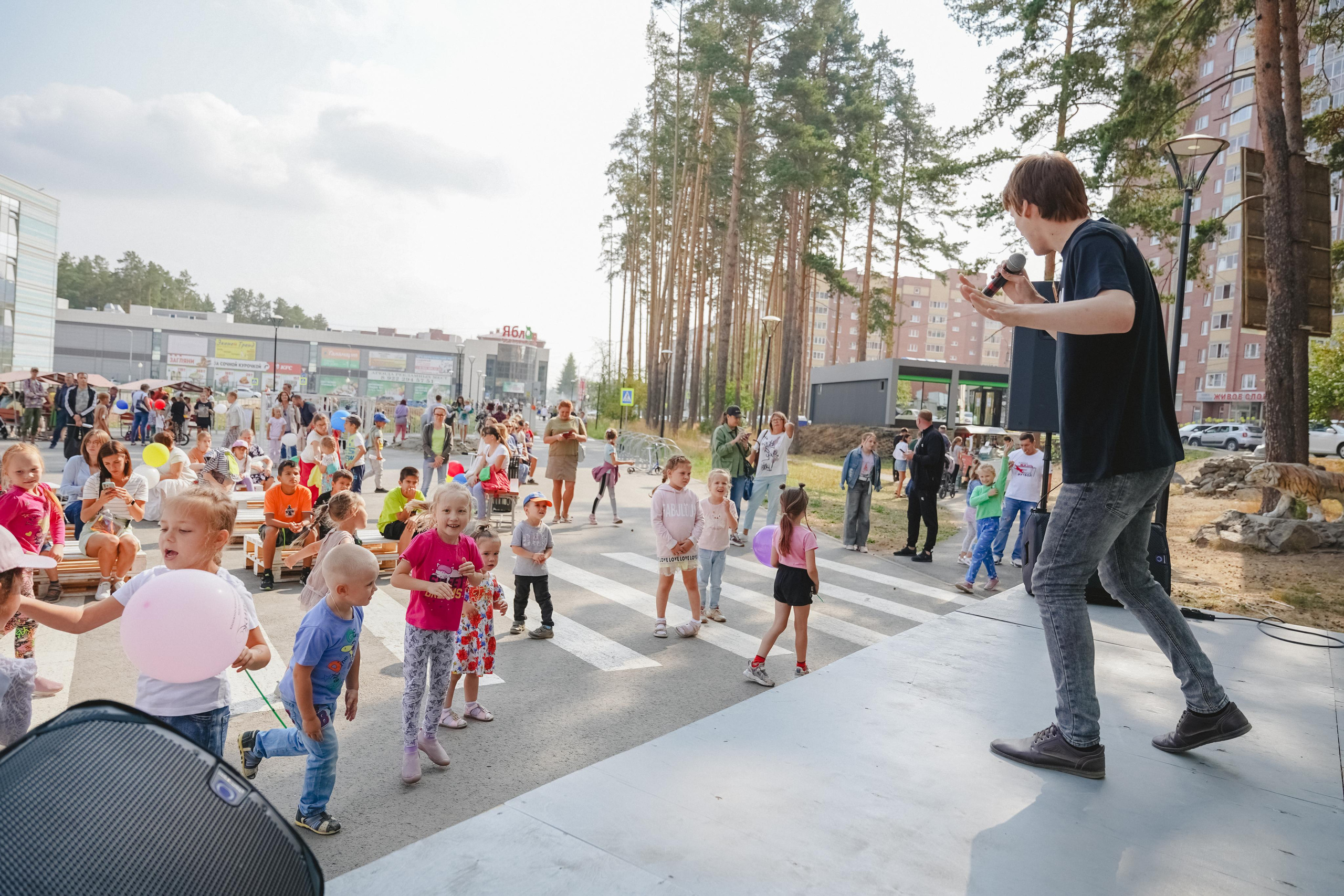 Литературная коллаборация «ДУХ». Фотограф в детский сад в Екатеринбурге, выпускные альбомы Юлия Умерова