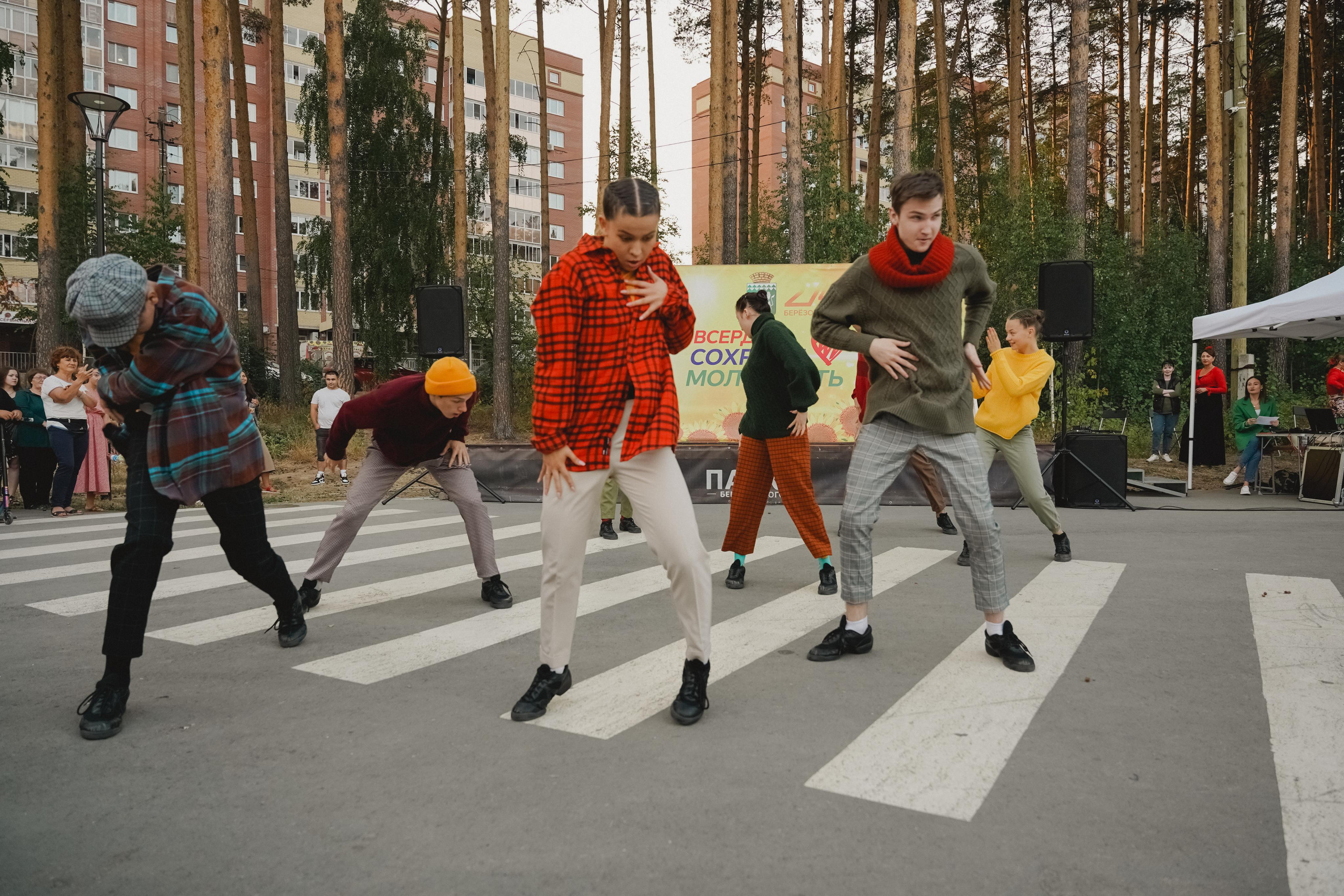 Танцы на тропе. Фотограф в детский сад в Екатеринбурге, выпускные альбомы Юлия Умерова